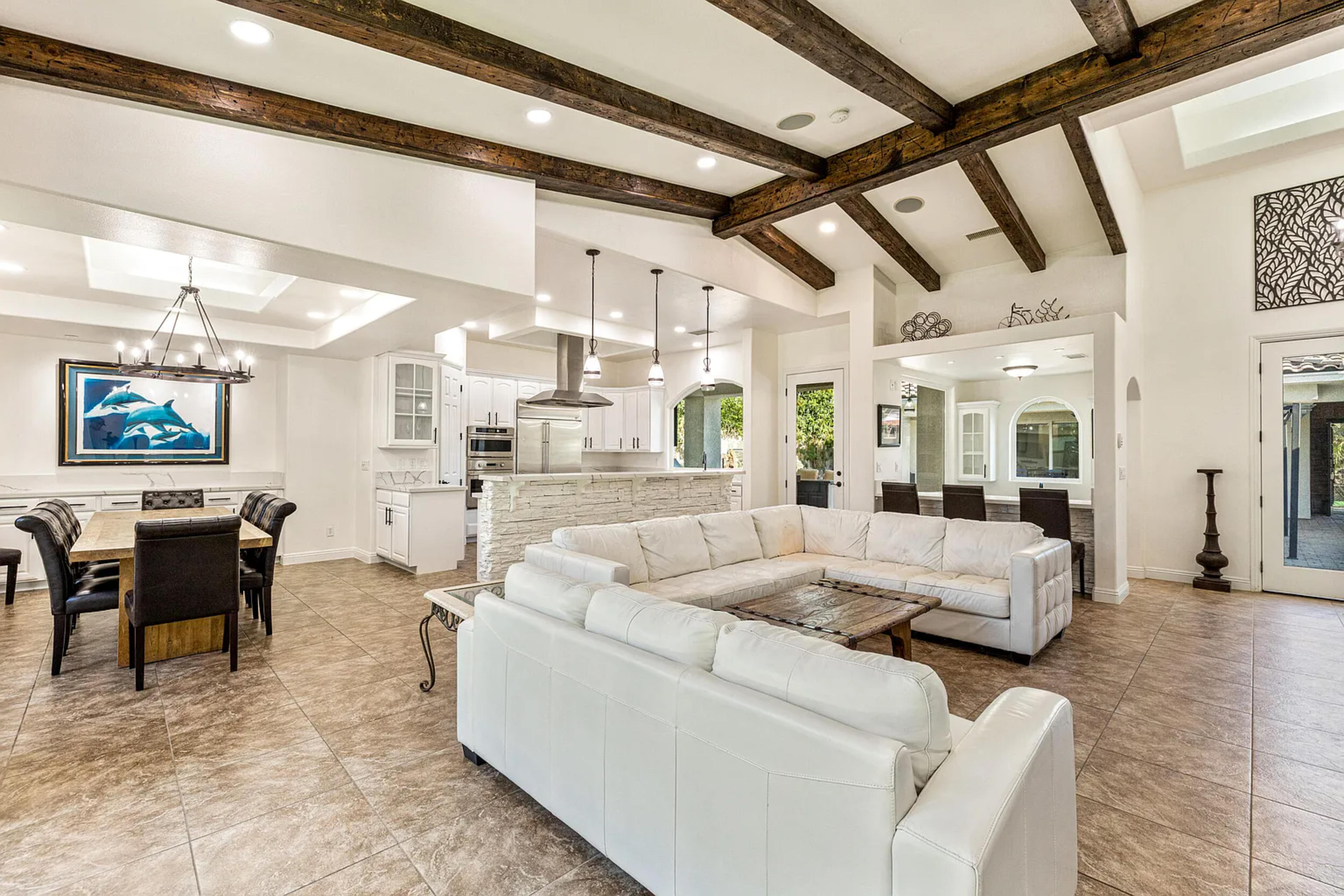 Velvet Palm | Photo 7