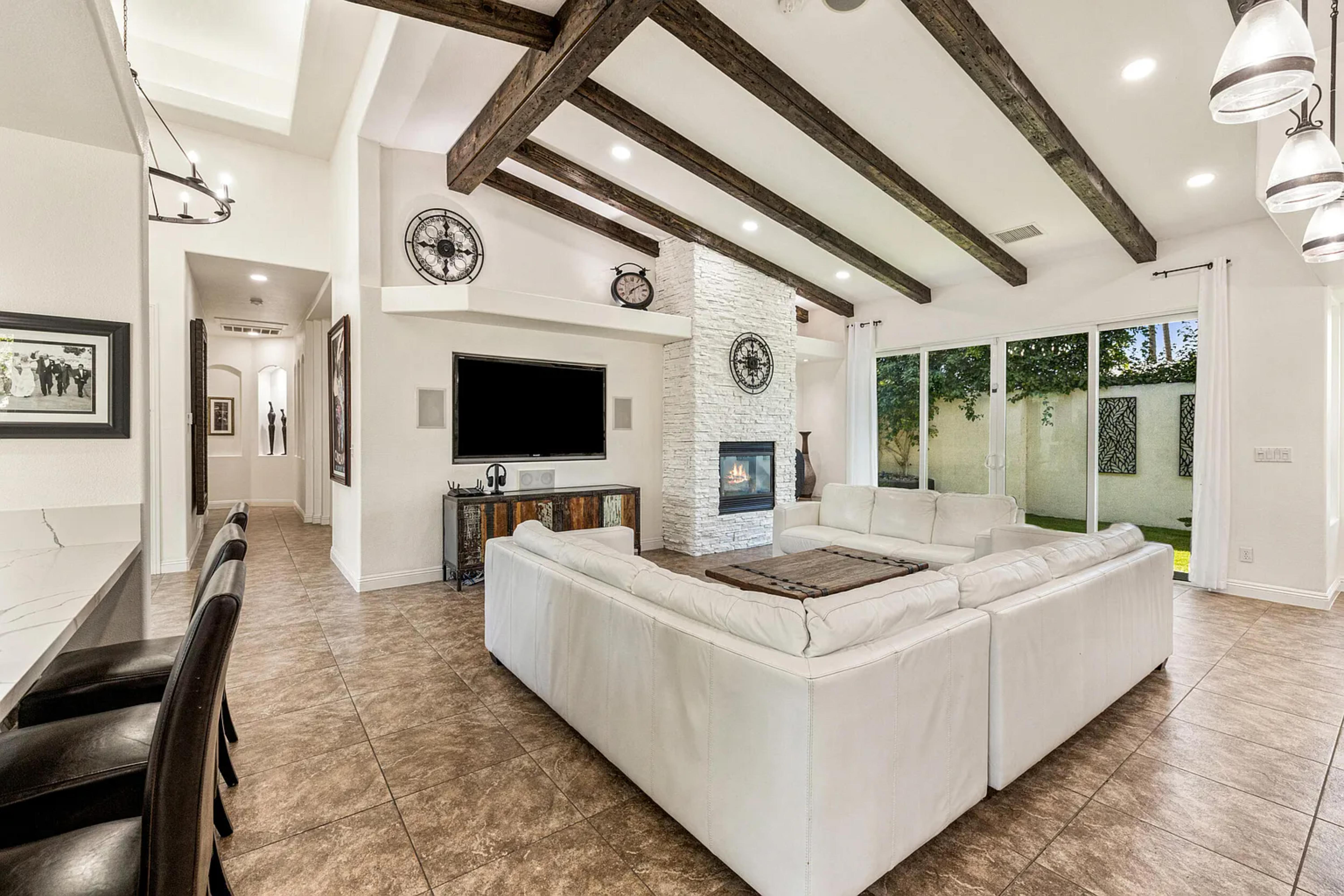 Velvet Palm | Photo 8