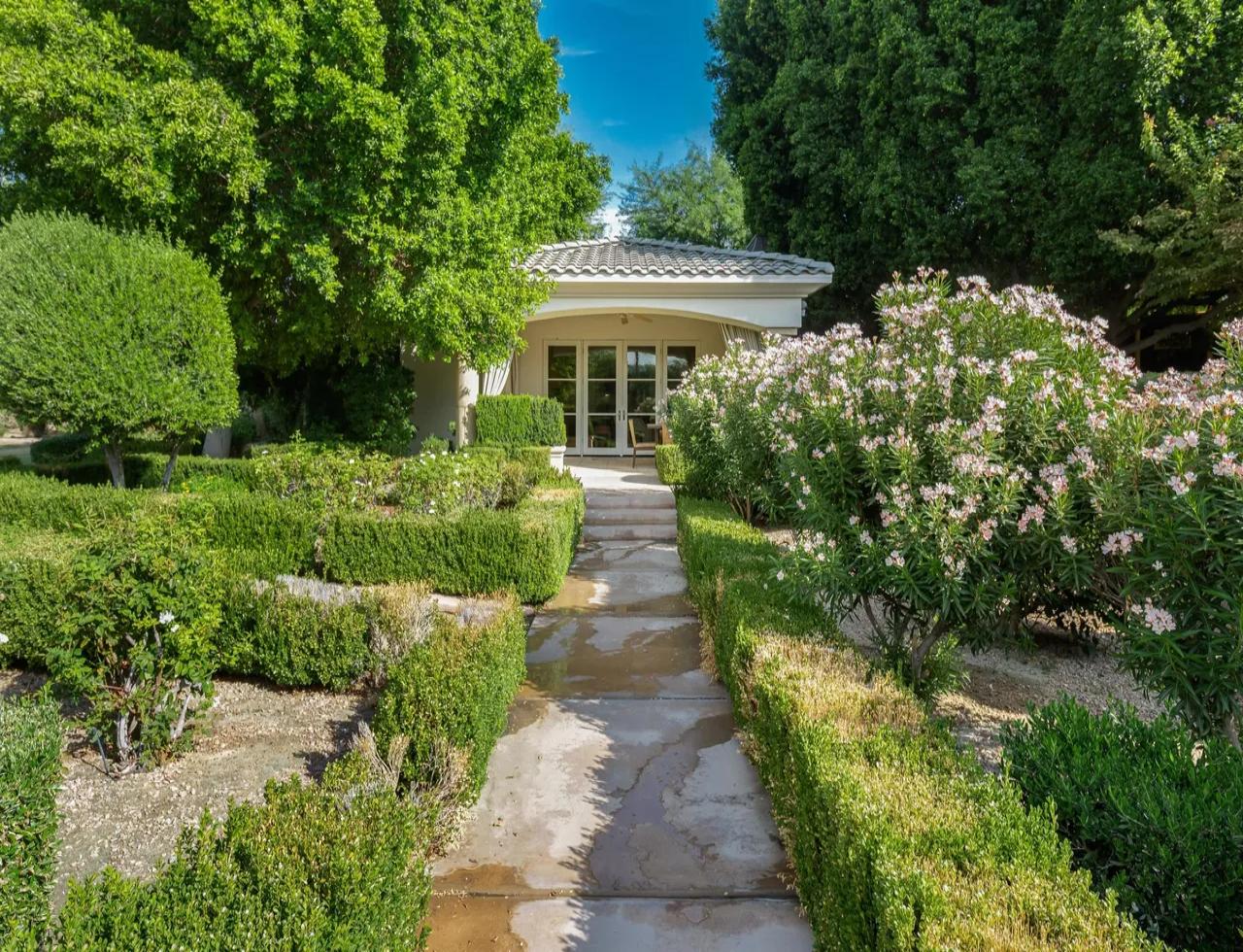 Chateau Dumont | Photo 8