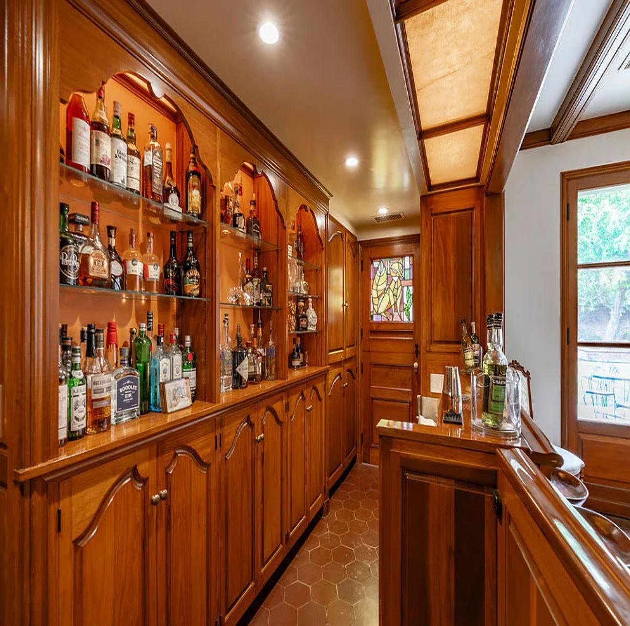 Fox Hill Manor | Photo 14