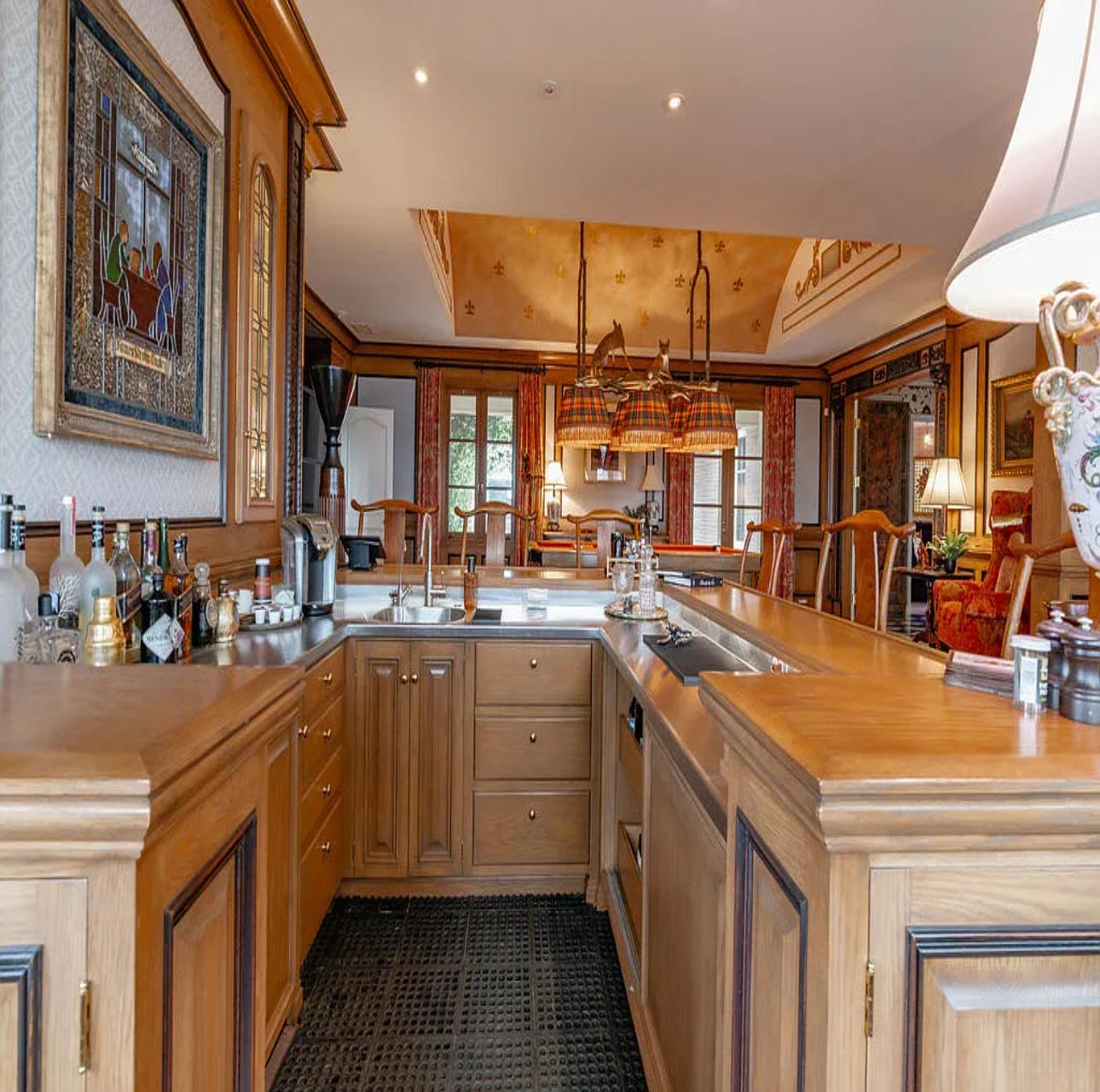 Fox Hill Manor | Photo 15