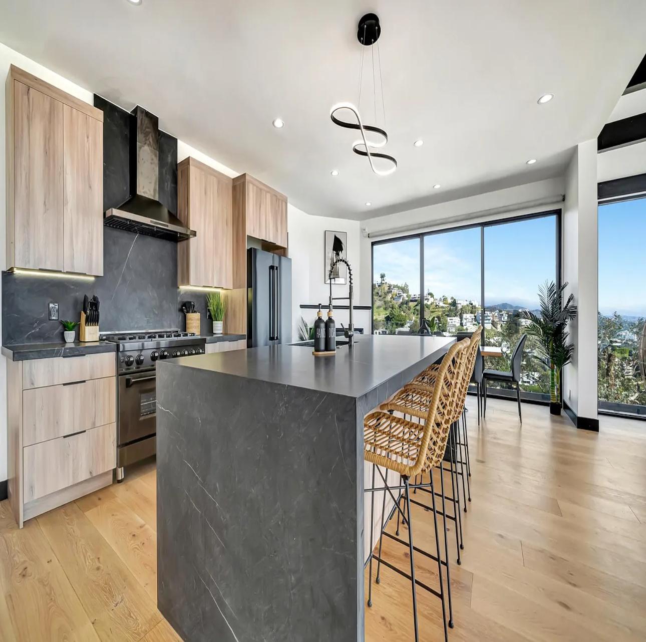 Skyview Estate | Photo 15