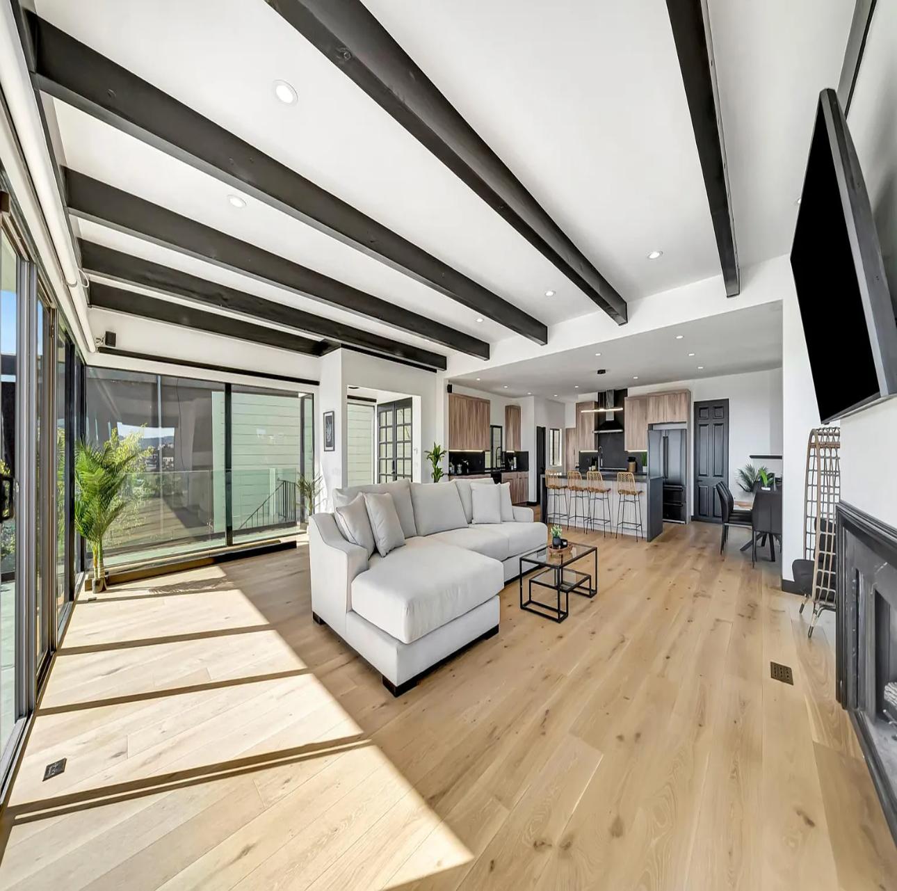 Skyview Estate | Photo 3