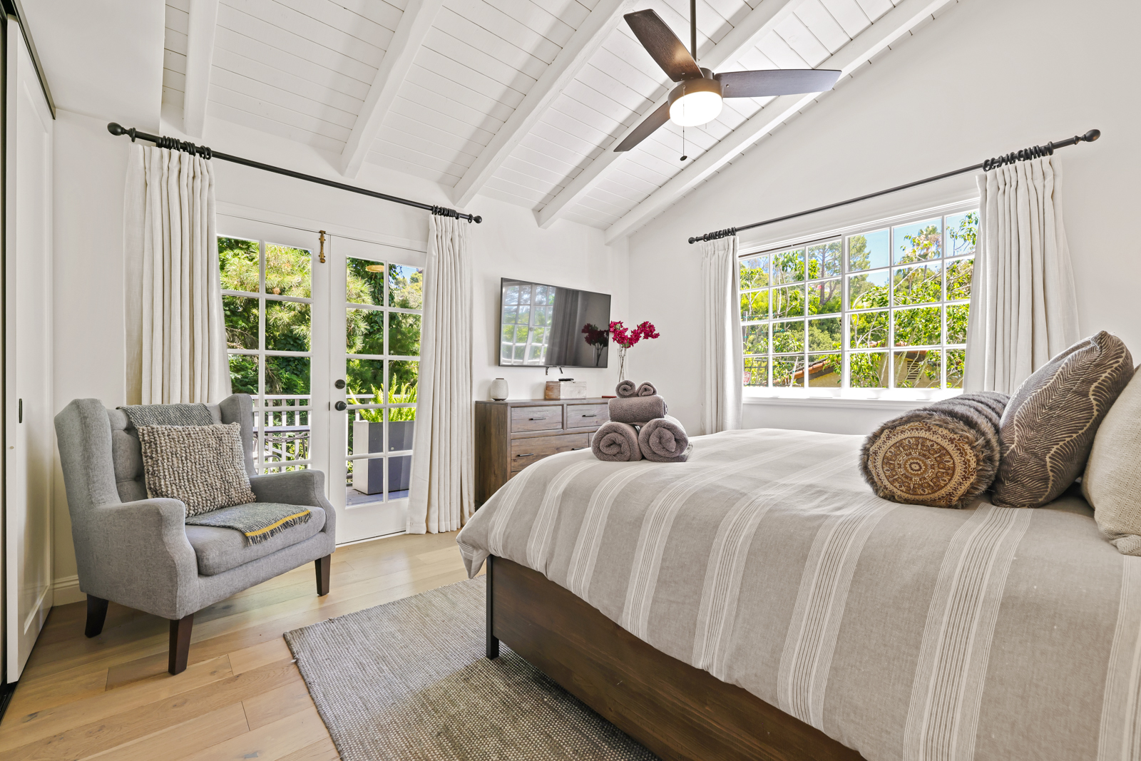 Beverly Hills Bungalow | Photo 19