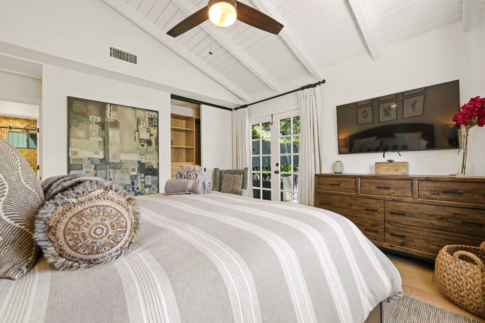 Beverly Hills Bungalow | Photo 18