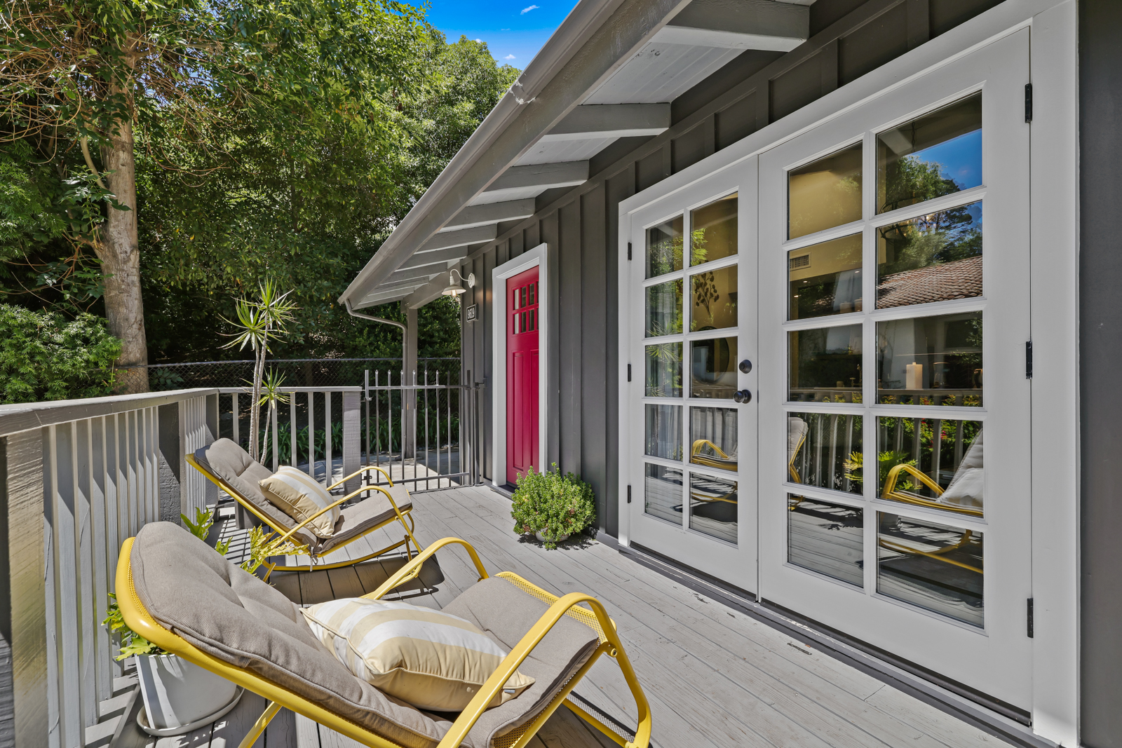 Beverly Hills Bungalow | Photo 2