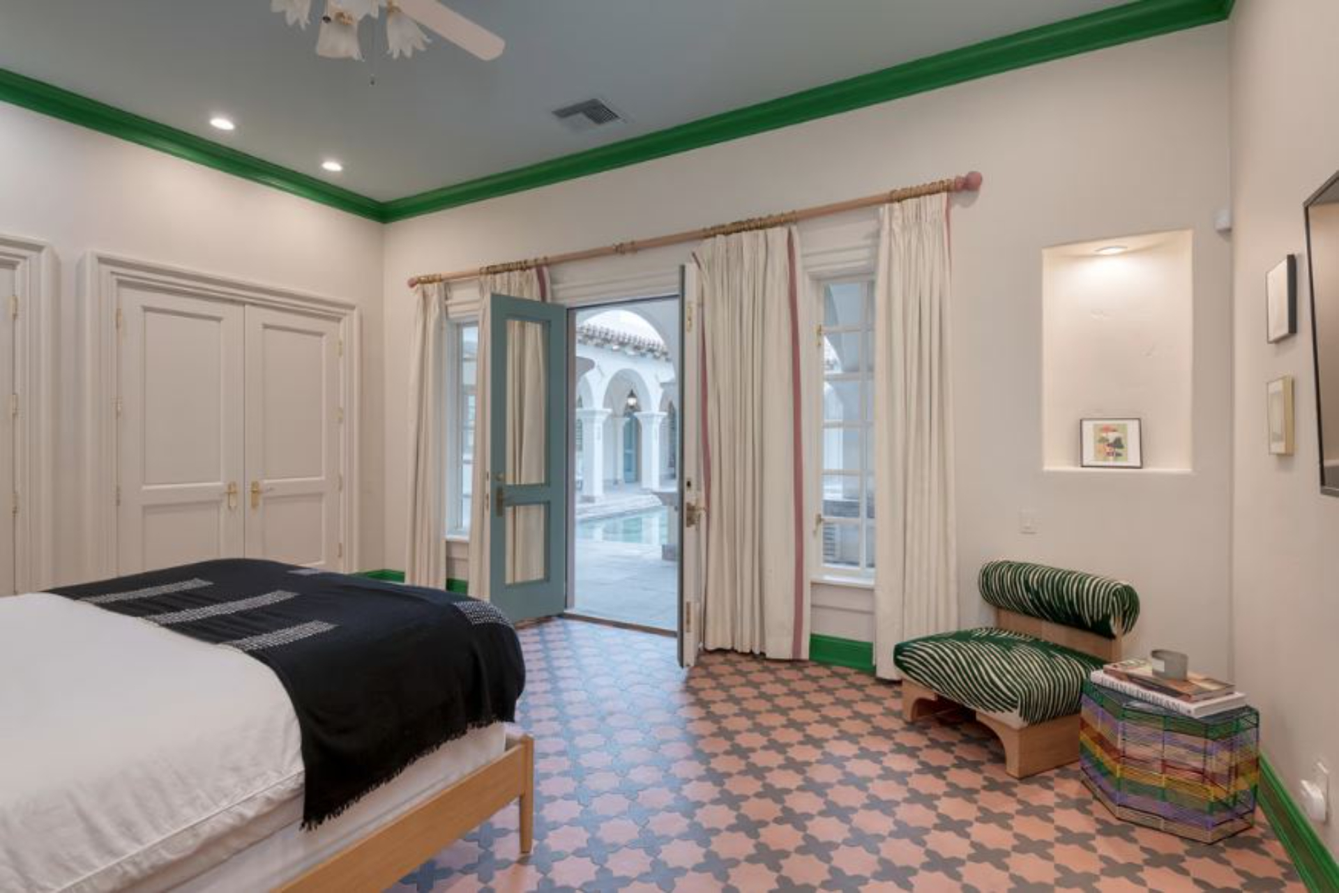 The Pond Estate | Photo 41