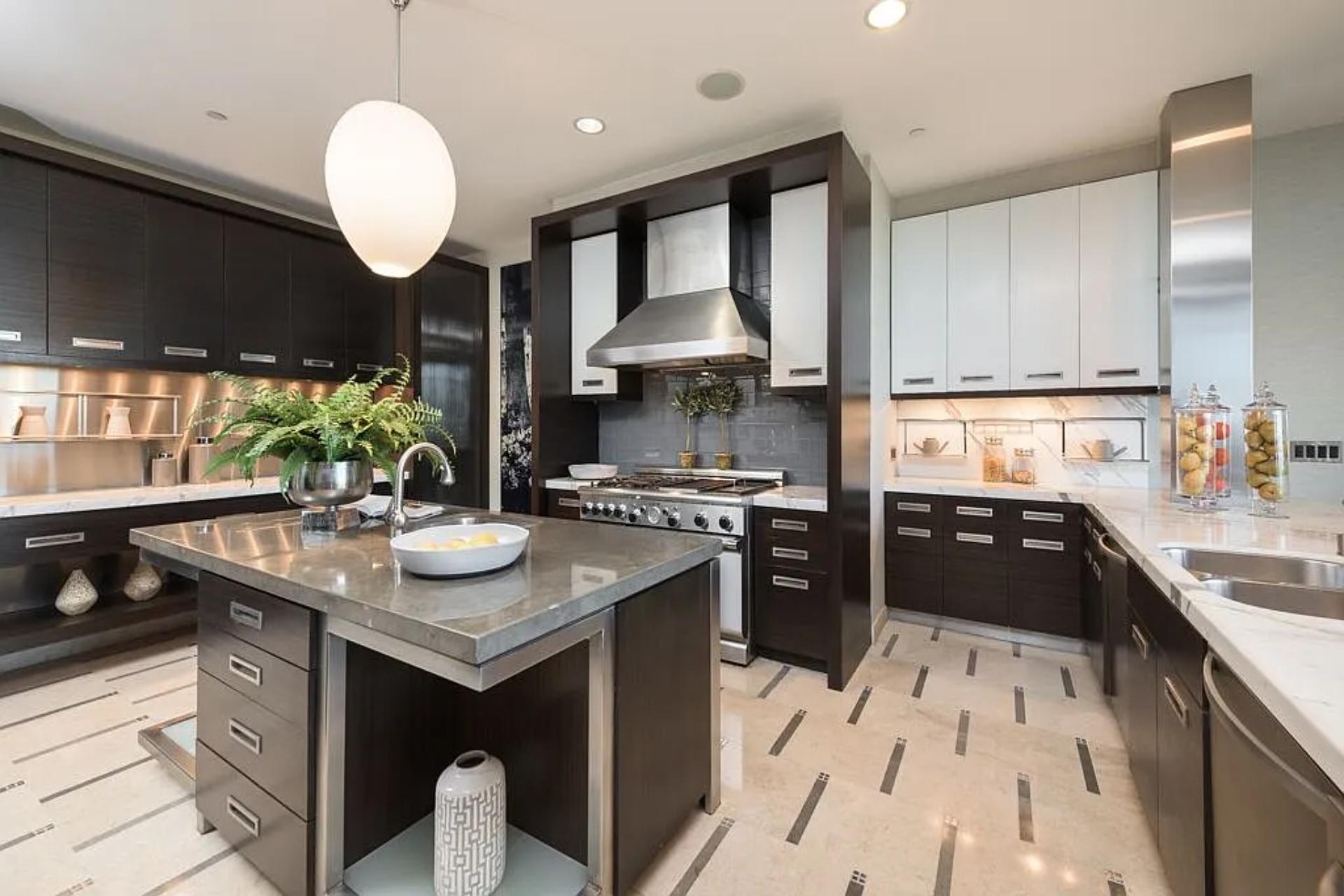 Beverly Crest | Photo 16