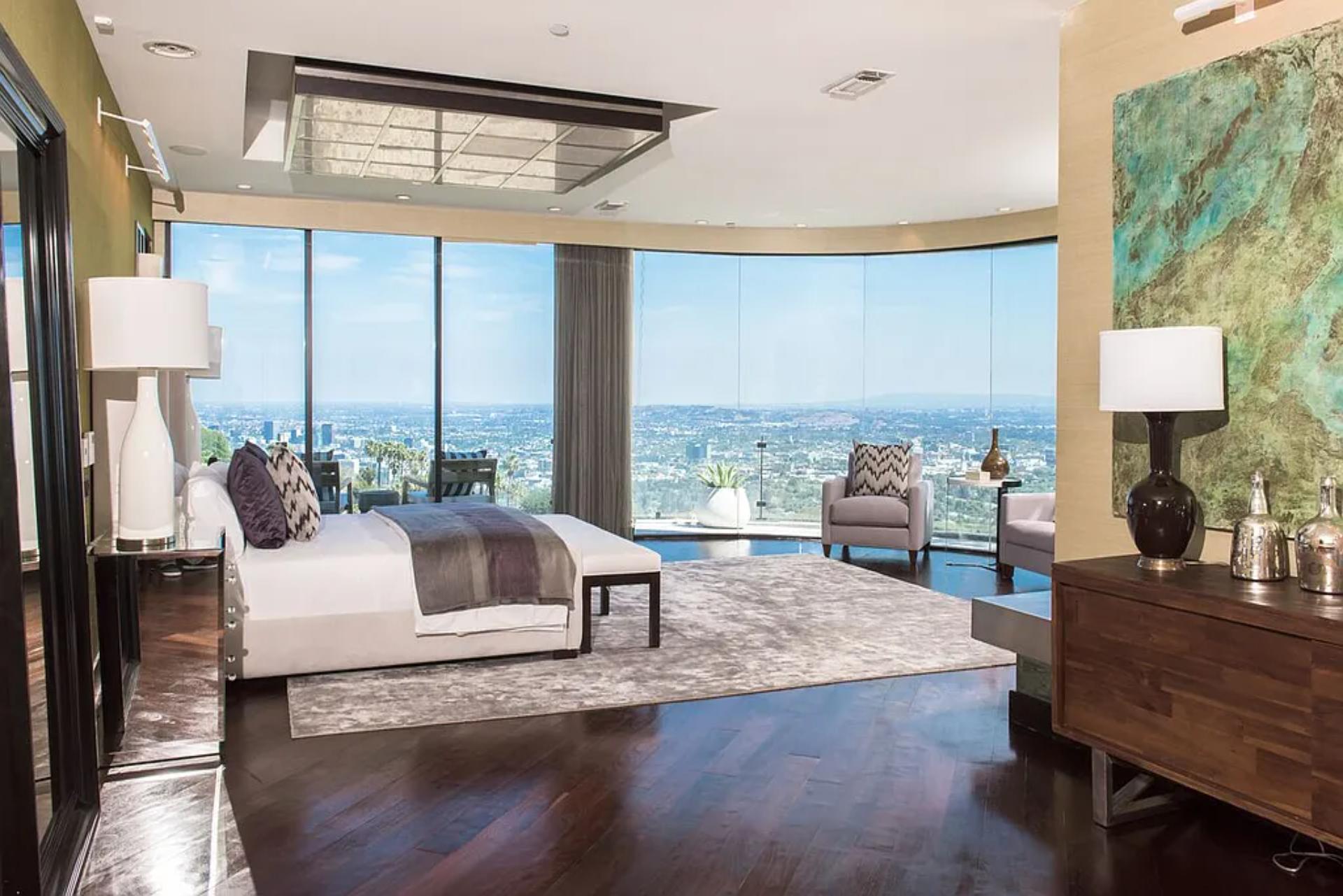 Beverly Crest | Photo 20