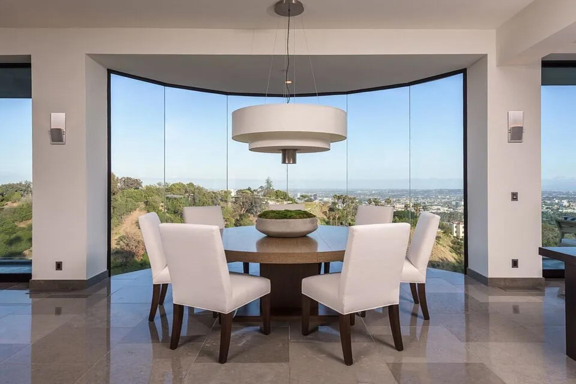 Beverly Crest | Photo 11