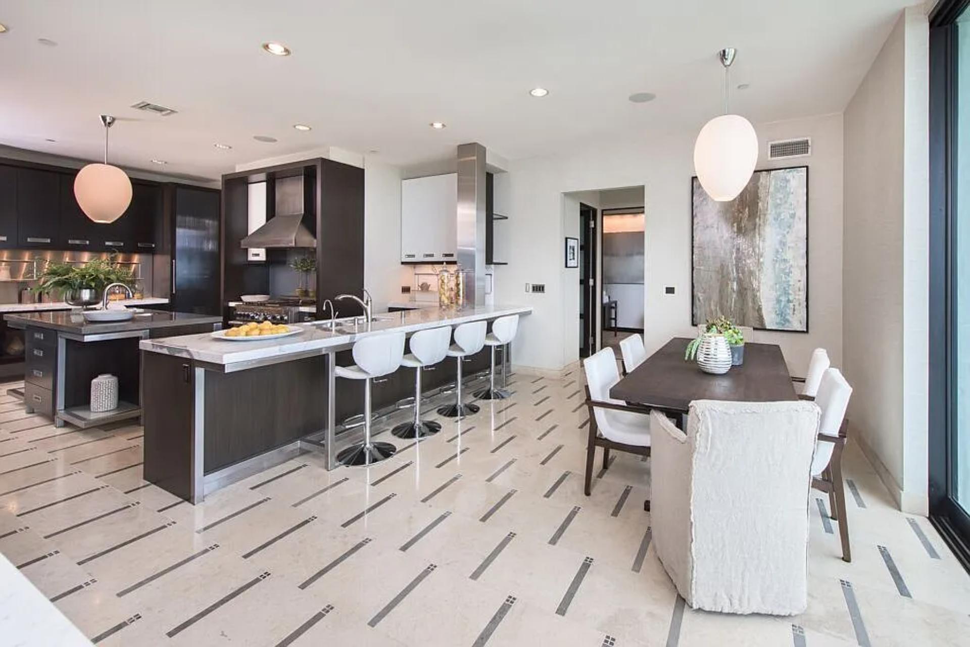 Beverly Crest | Photo 17