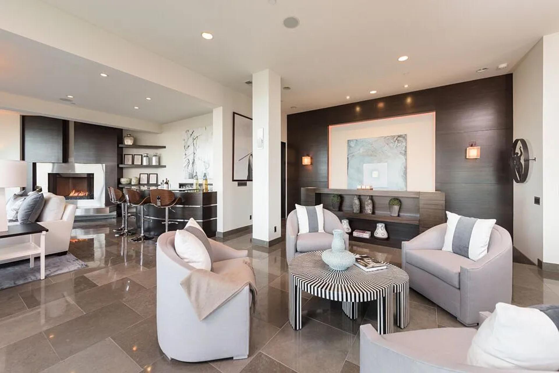 Beverly Crest | Photo 6