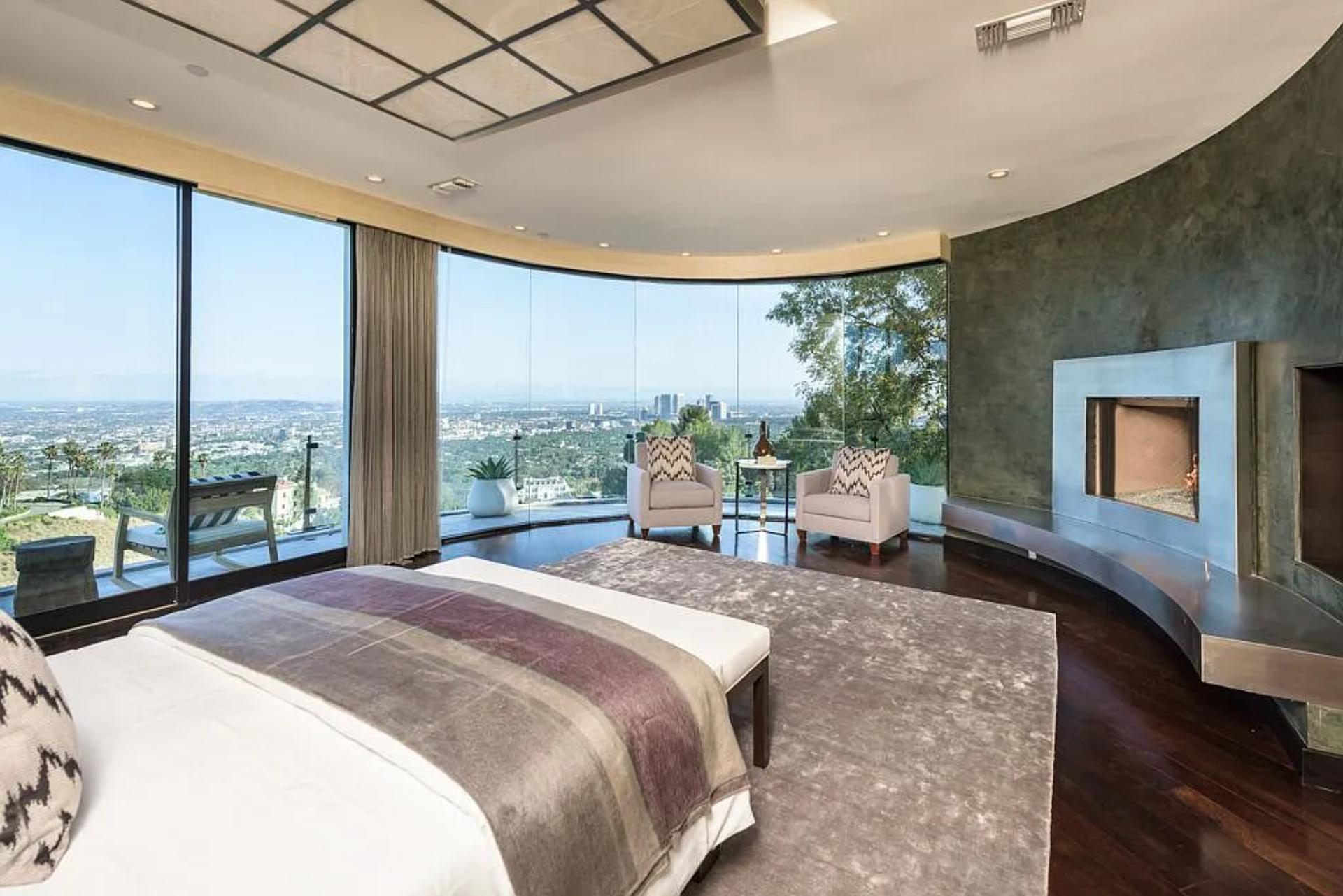 Beverly Crest | Photo 27