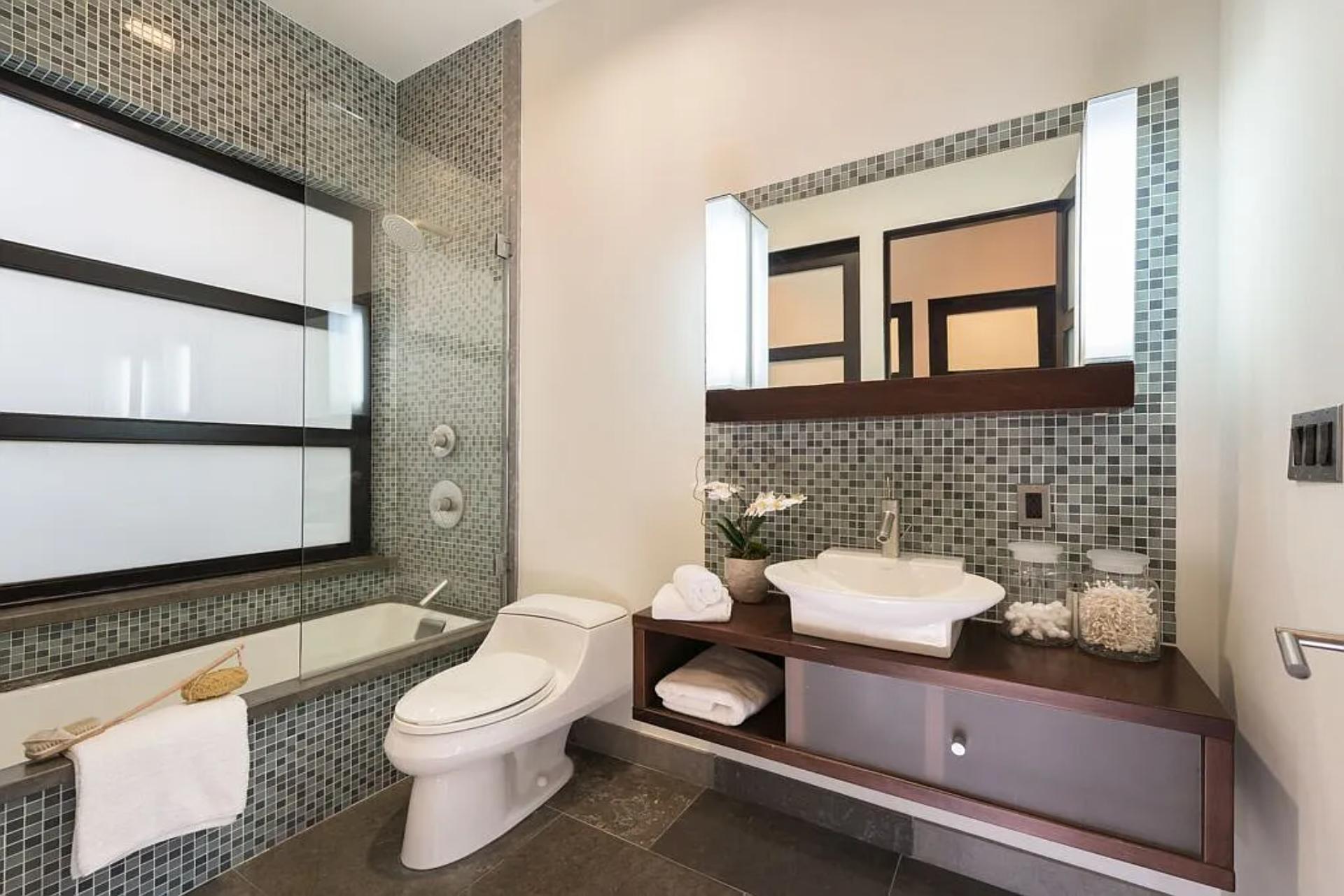 Beverly Crest | Photo 23