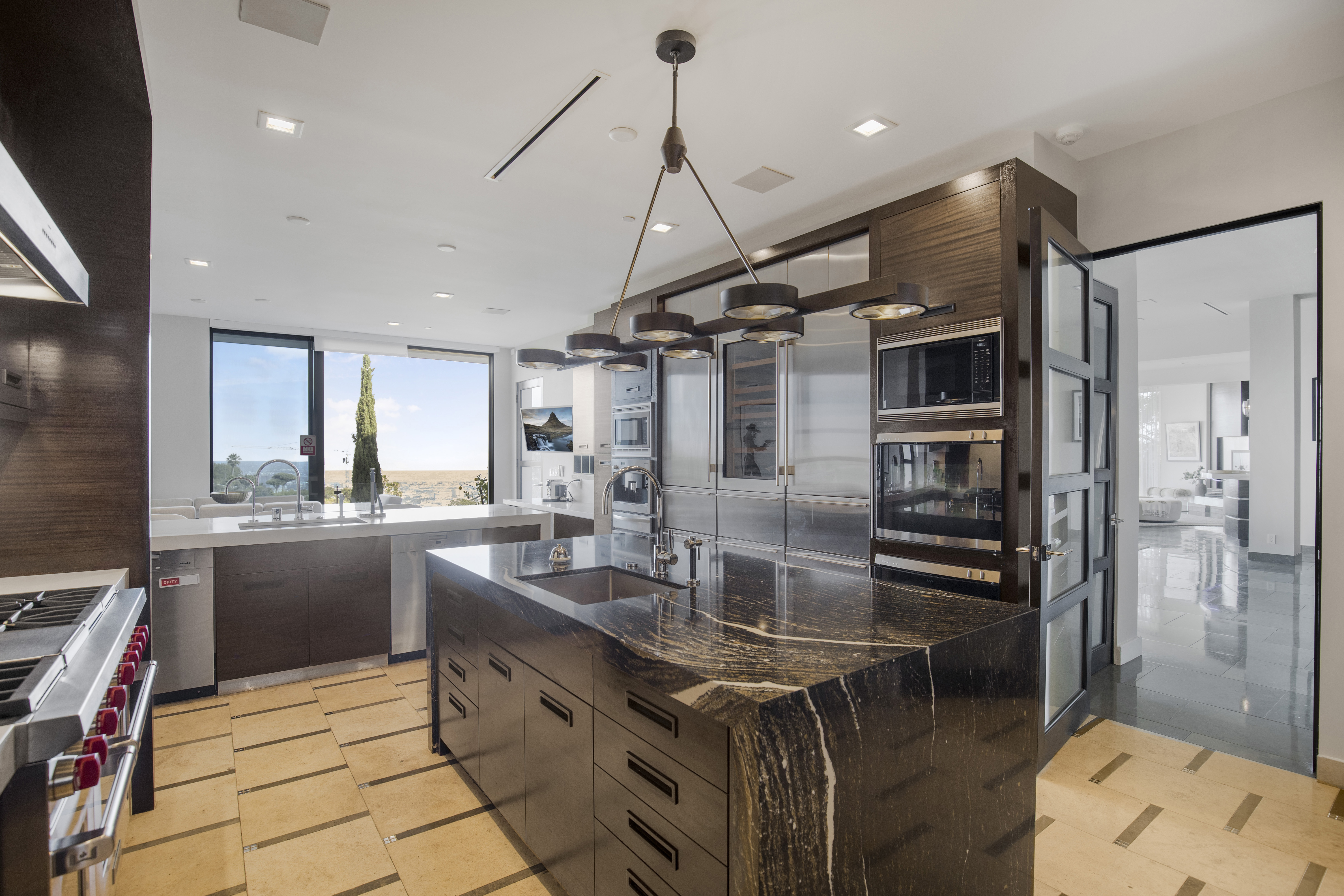 The Beverly Crest — photo 30