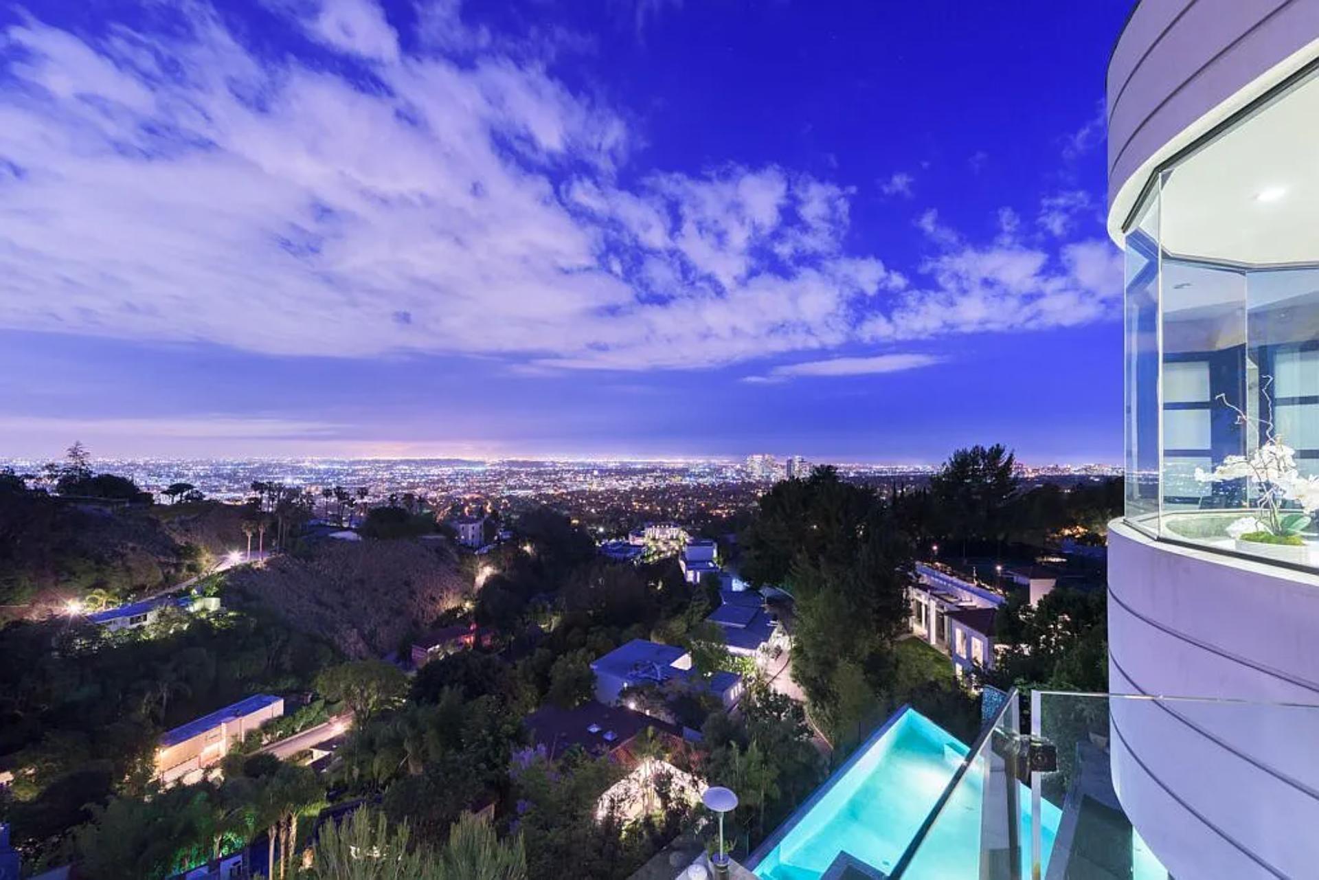 Beverly Crest | Photo 34