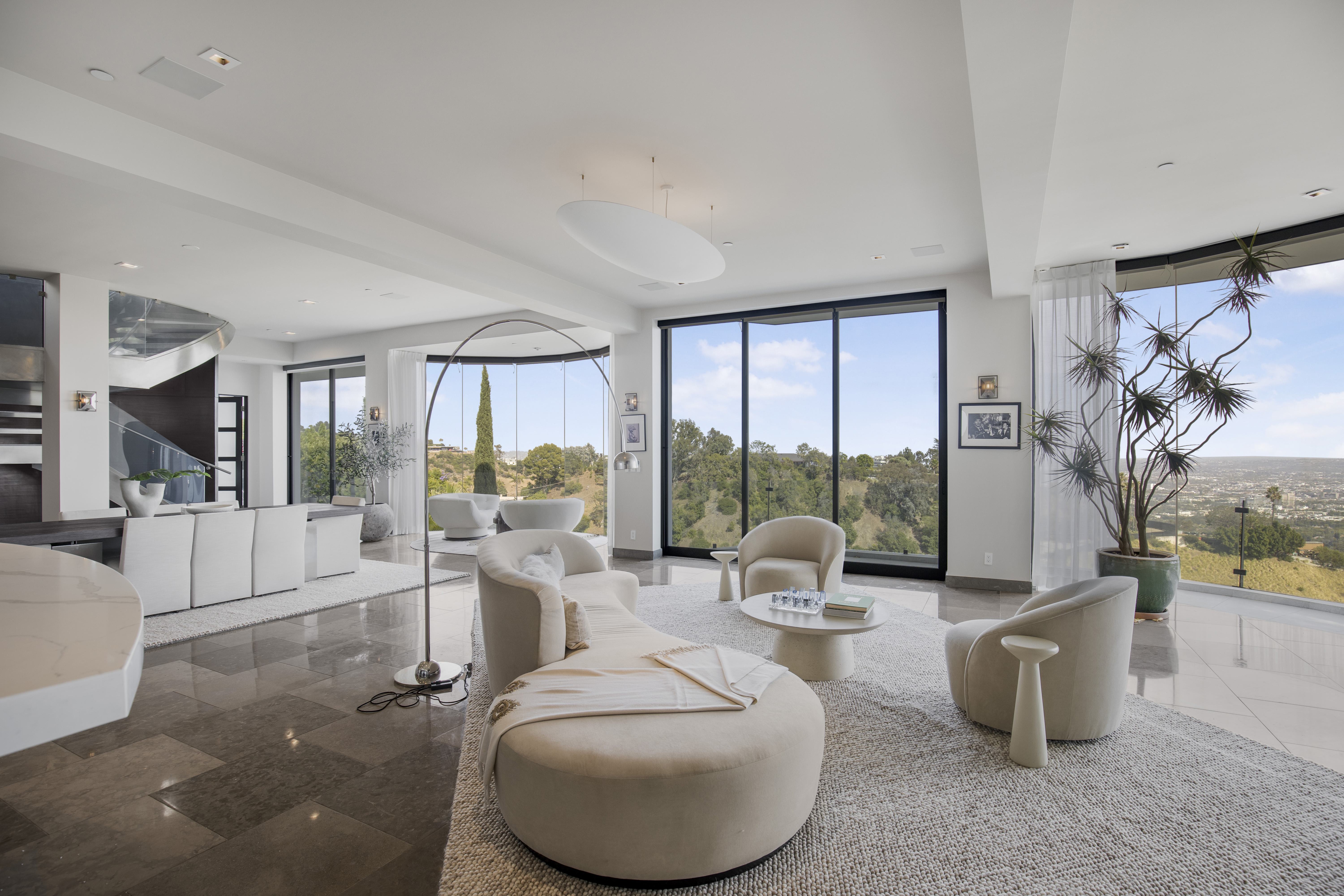 The Beverly Crest — photo 22