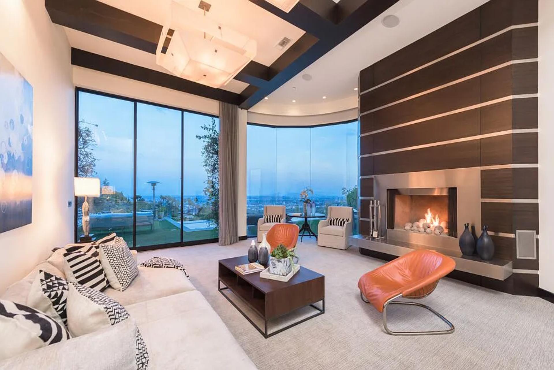 Beverly Crest | Photo 5