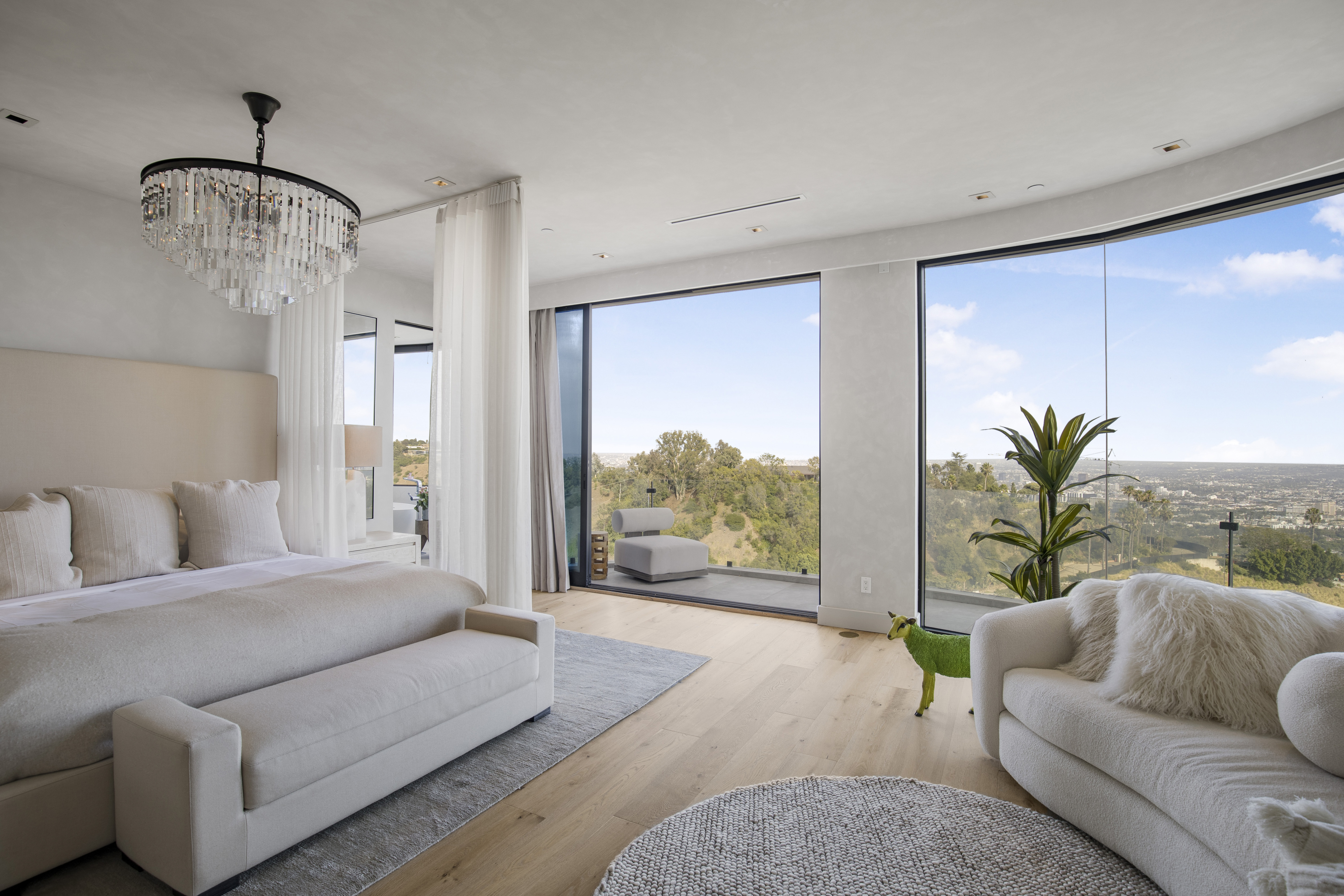 The Beverly Crest — photo 46