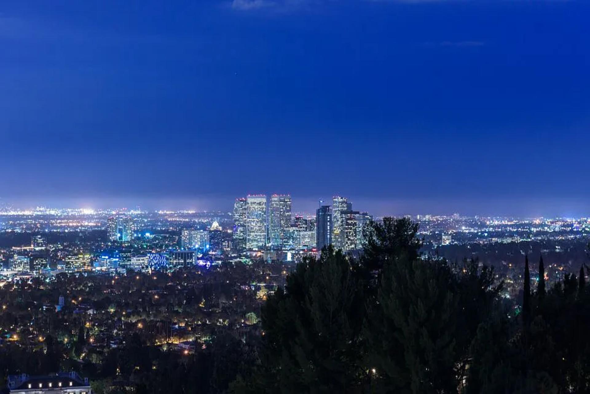 Beverly Crest | Photo 35