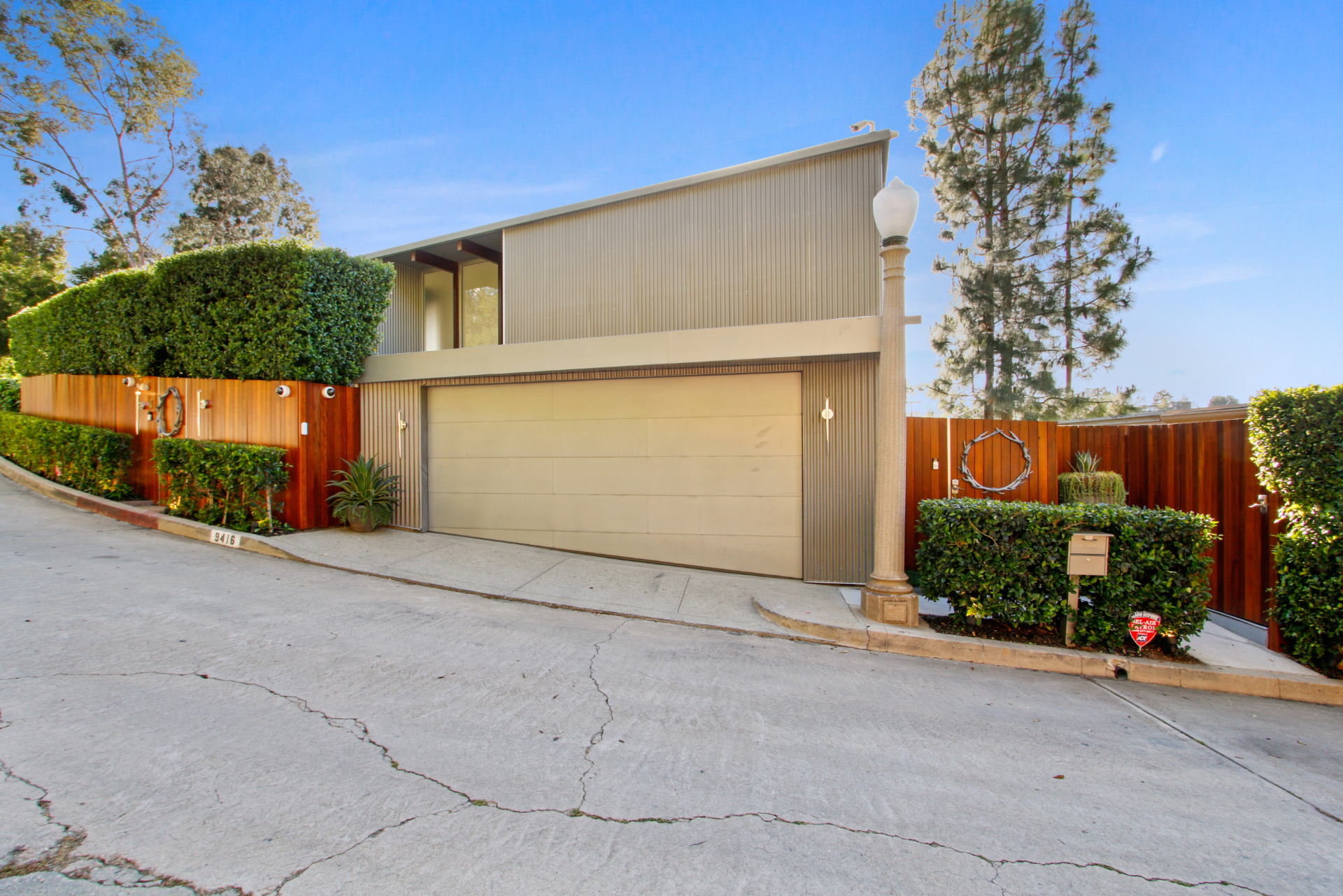 The Beverly Aura | Photo 54