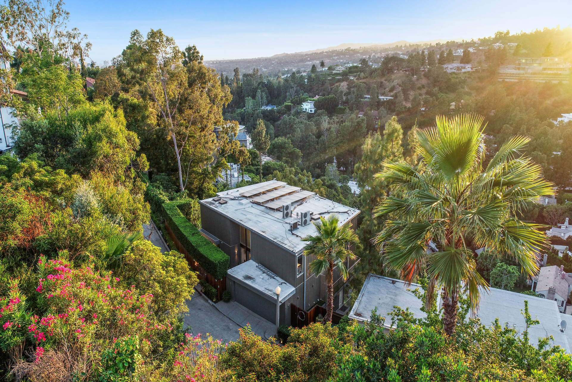 The Beverly Aura | Photo 59