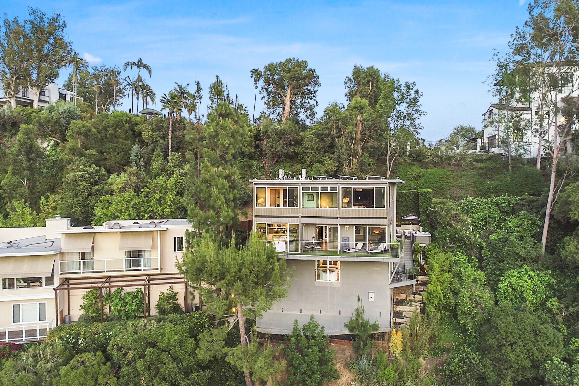 The Beverly Aura | Photo 8