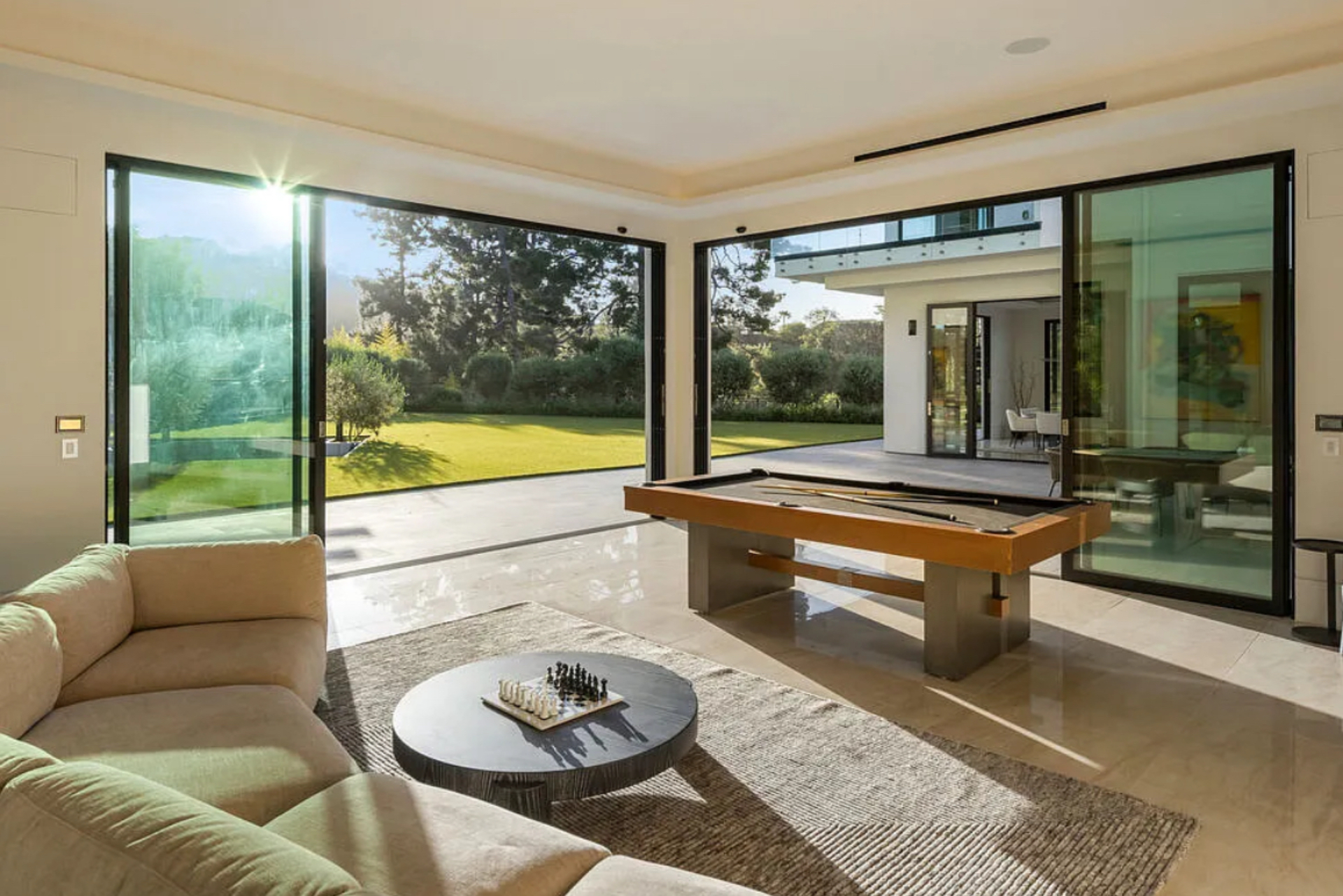 Kent Villa | Photo 11