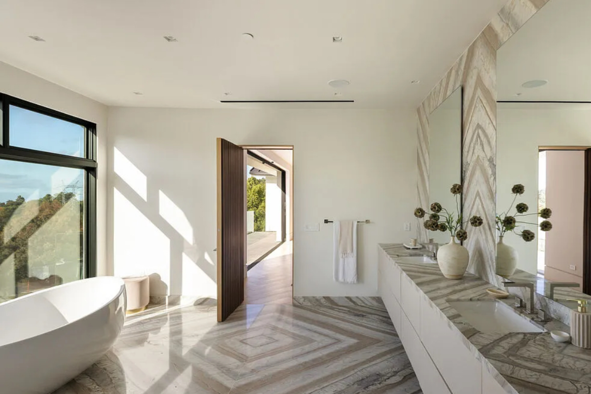 Kent Villa | Photo 21