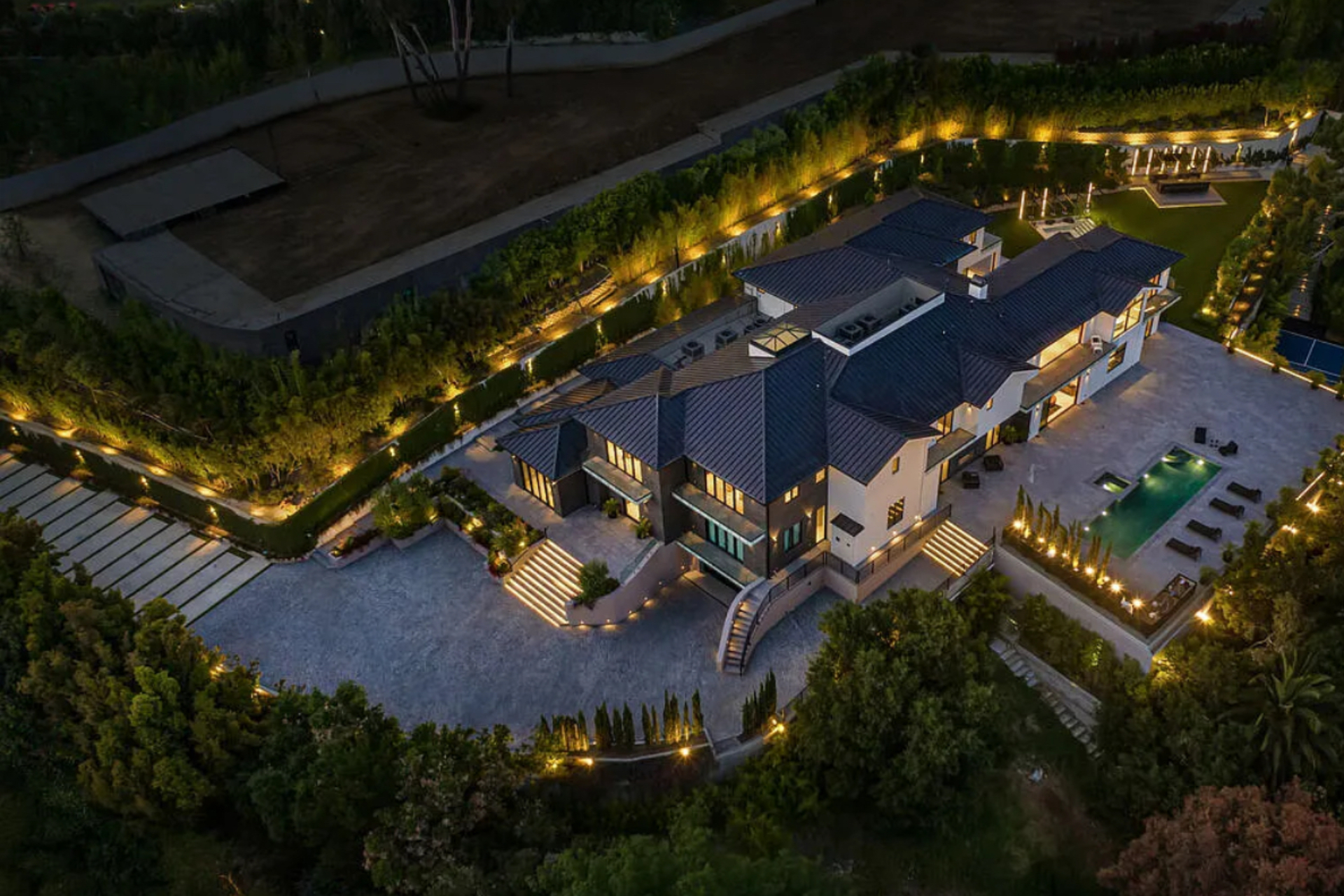 Kent Villa | Photo 3