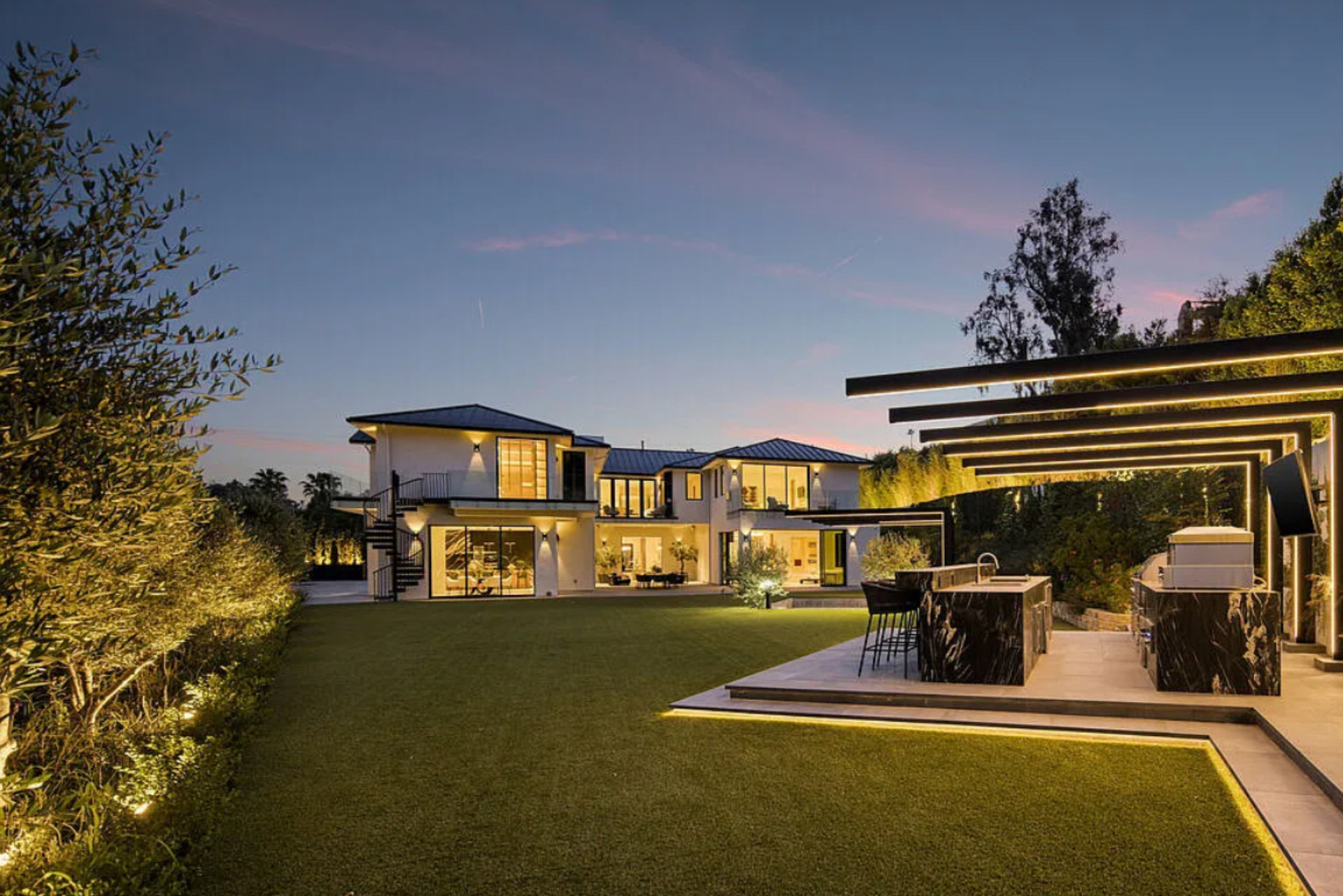 Kent Villa | Photo 4