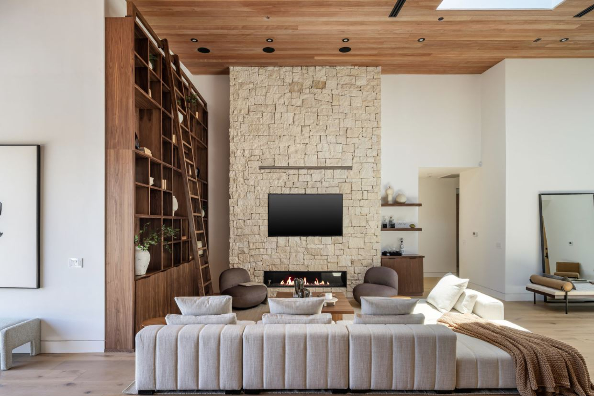 Arby Crest | Photo 17