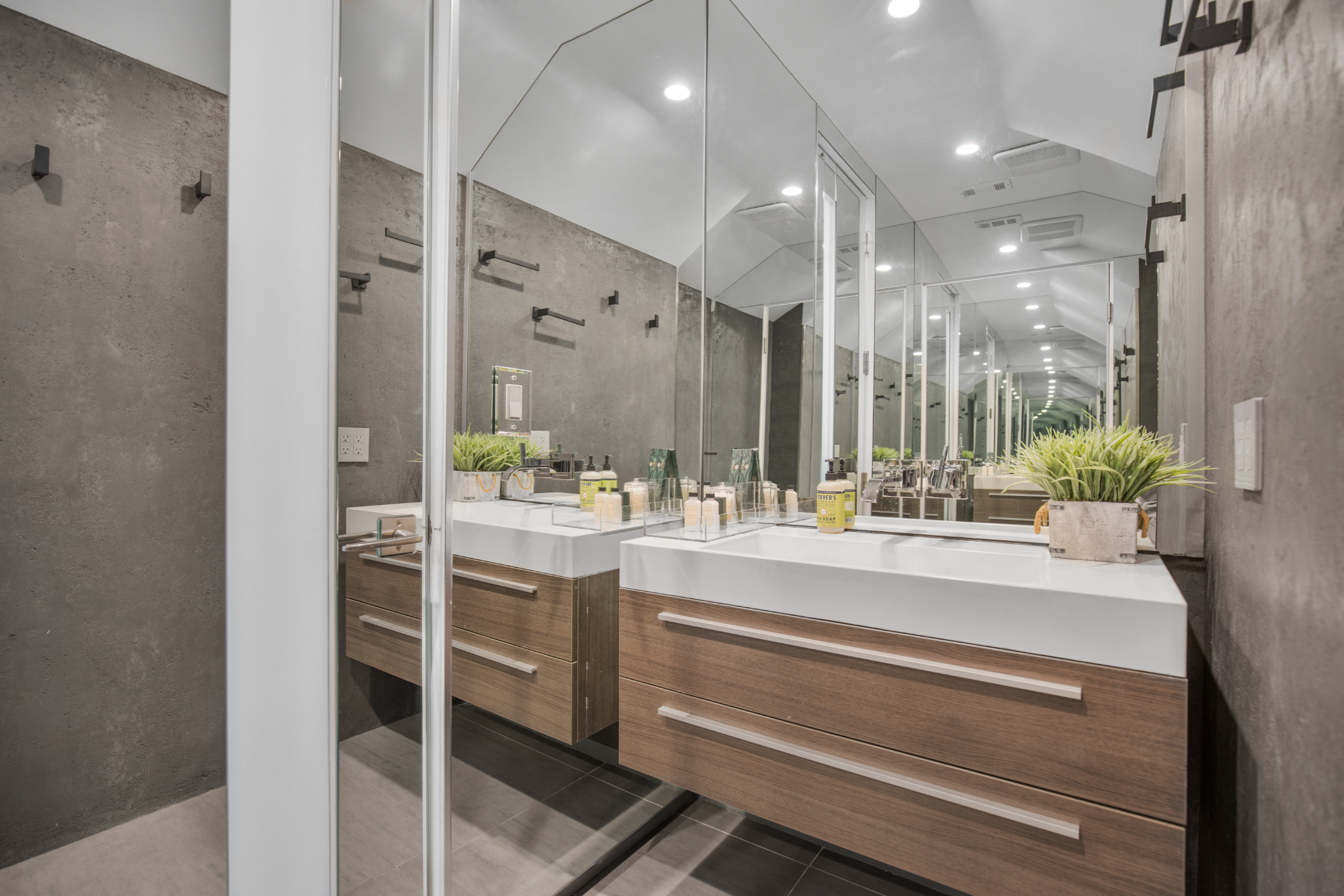 Colgate Vantage | Photo 53