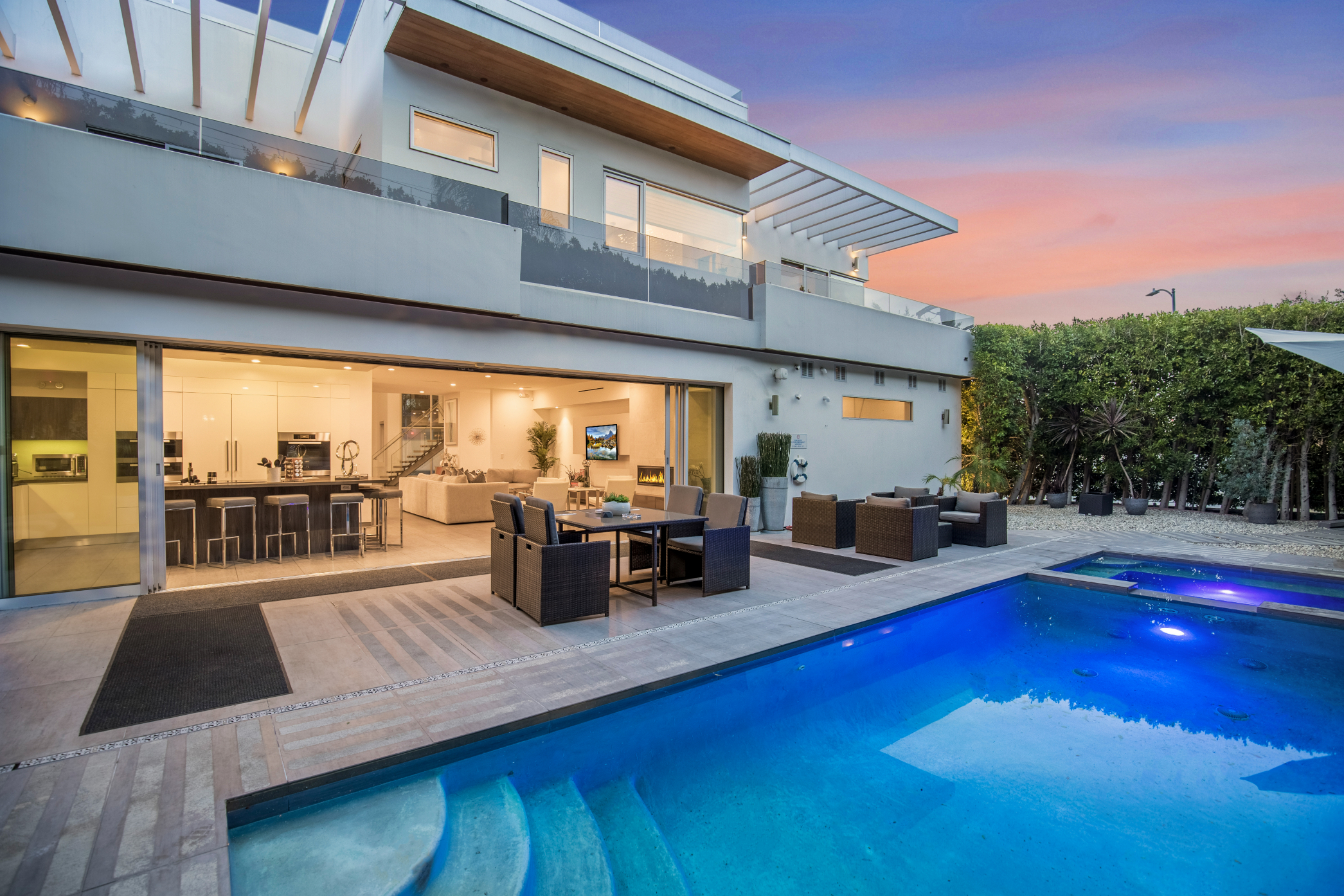 Colgate Vantage | Photo 2