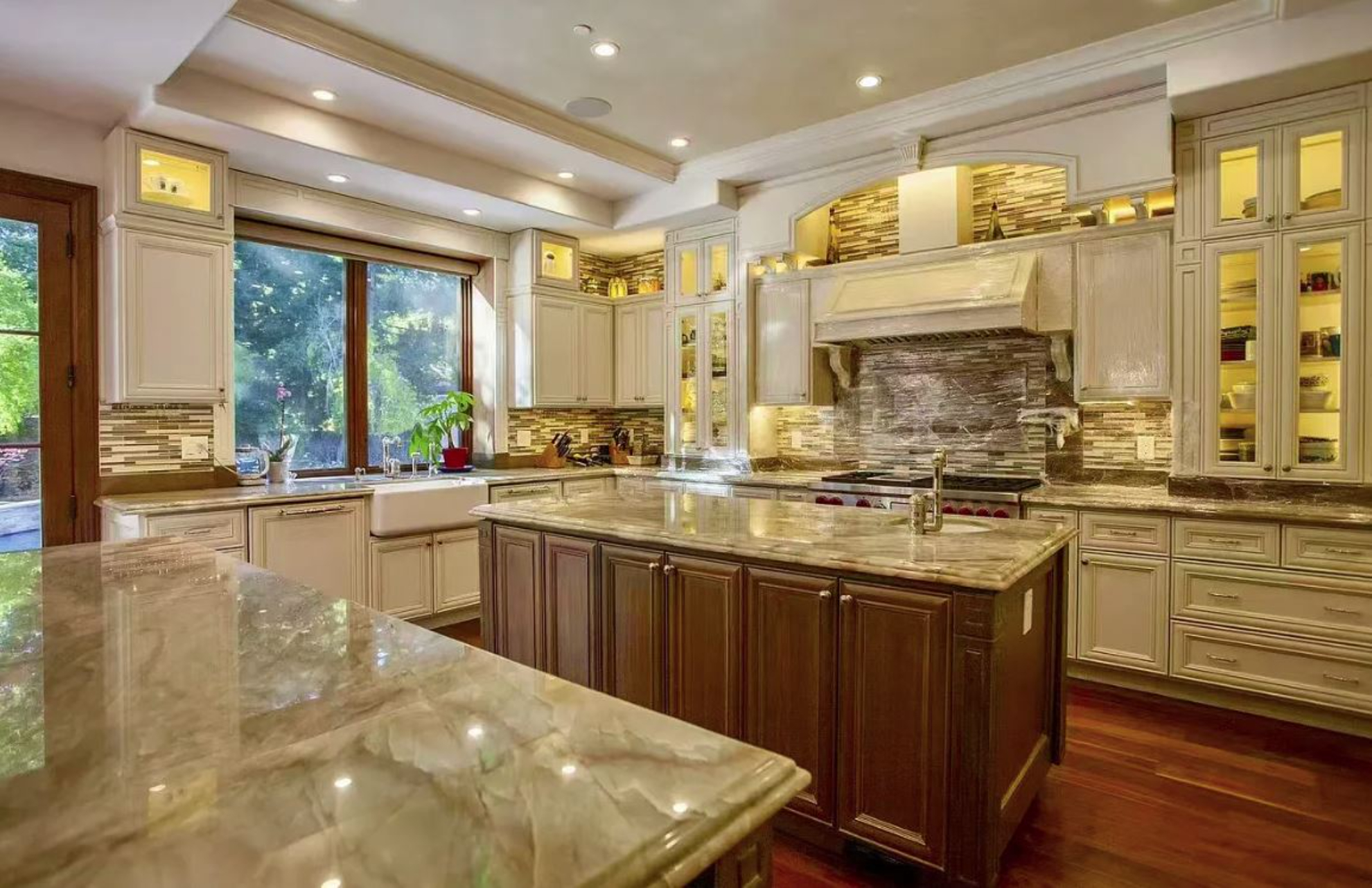 Almendral Estate | Photo 7