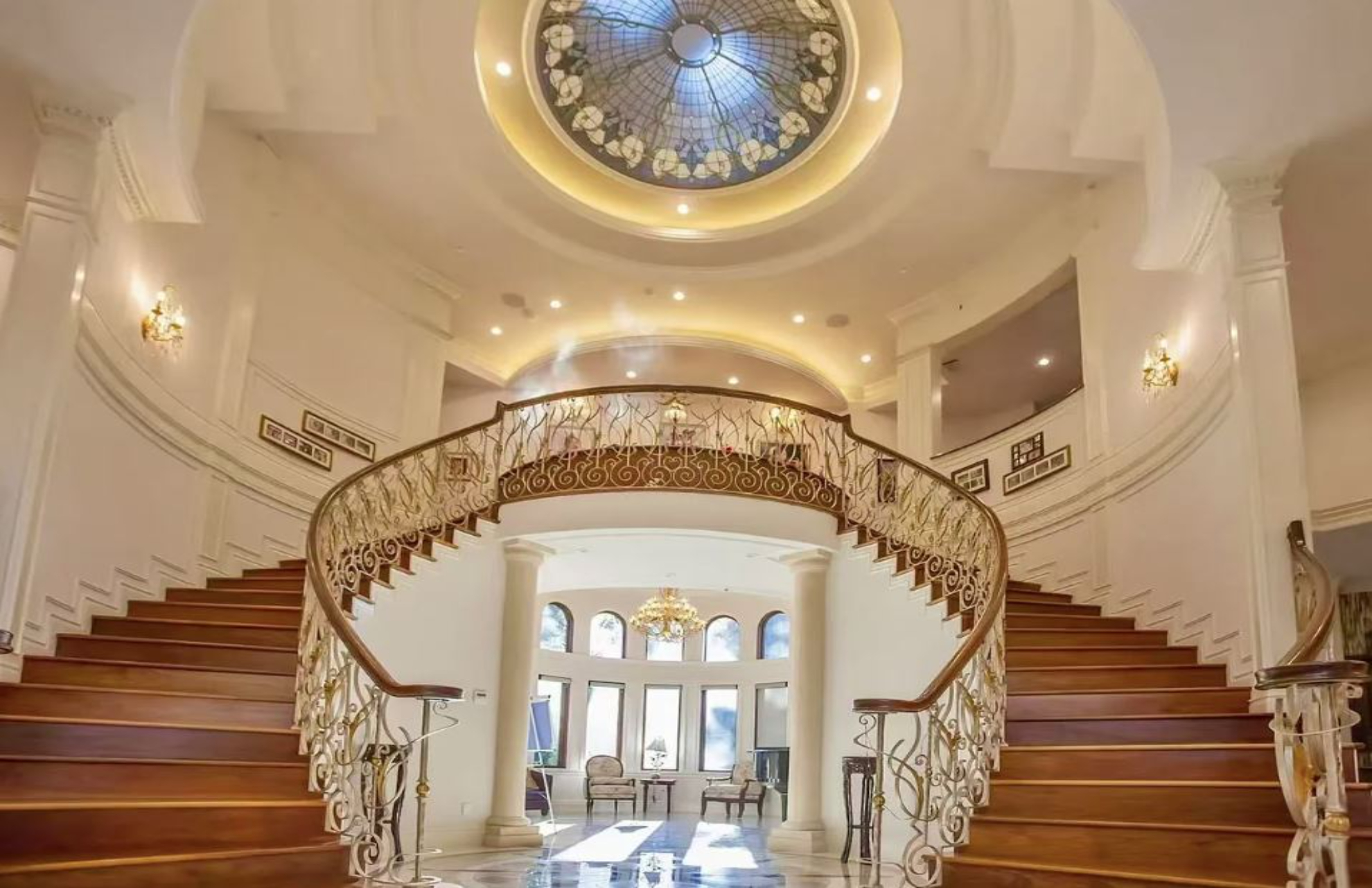 Almendral Estate | Photo 6