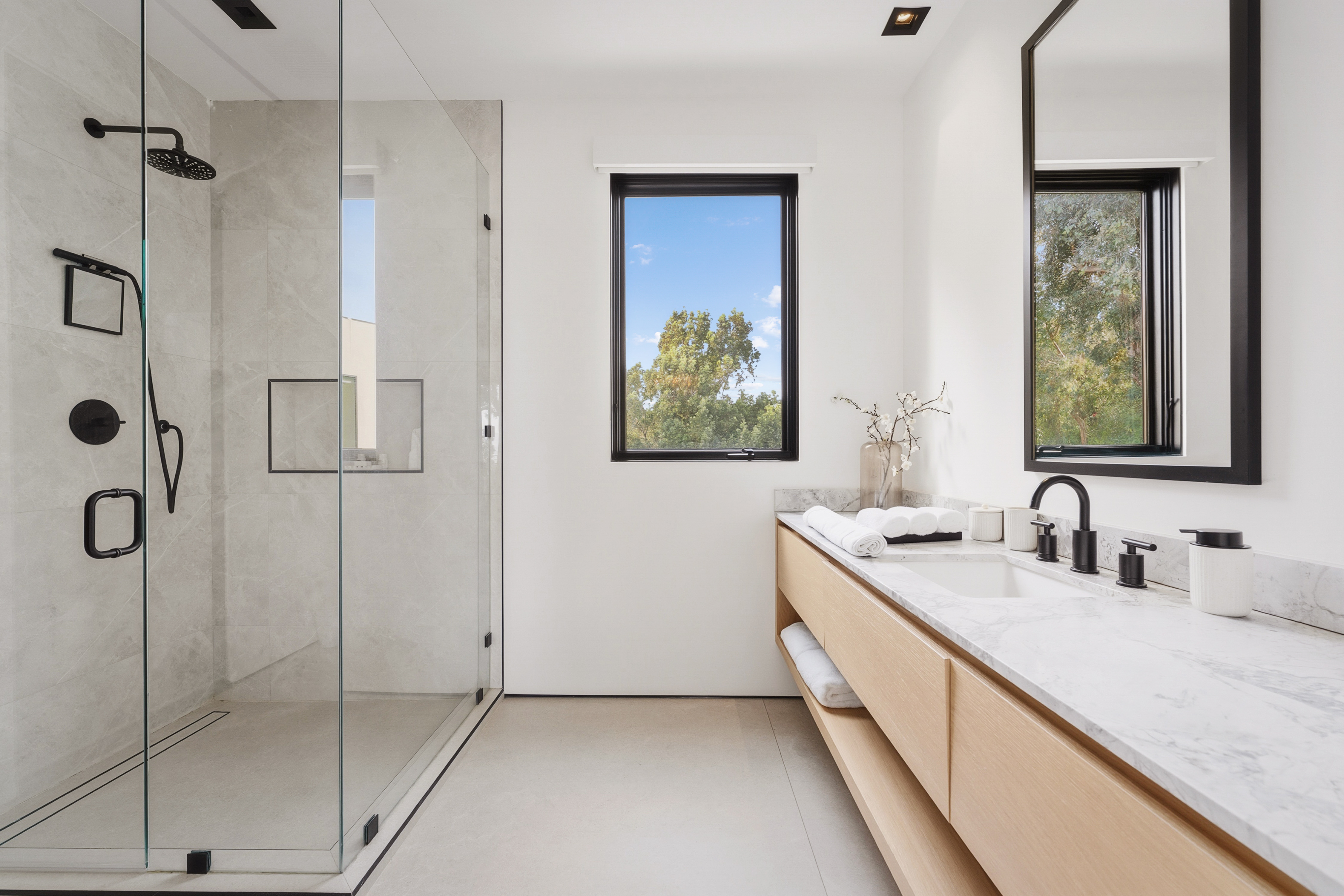 Mulholland Summit | Photo 31