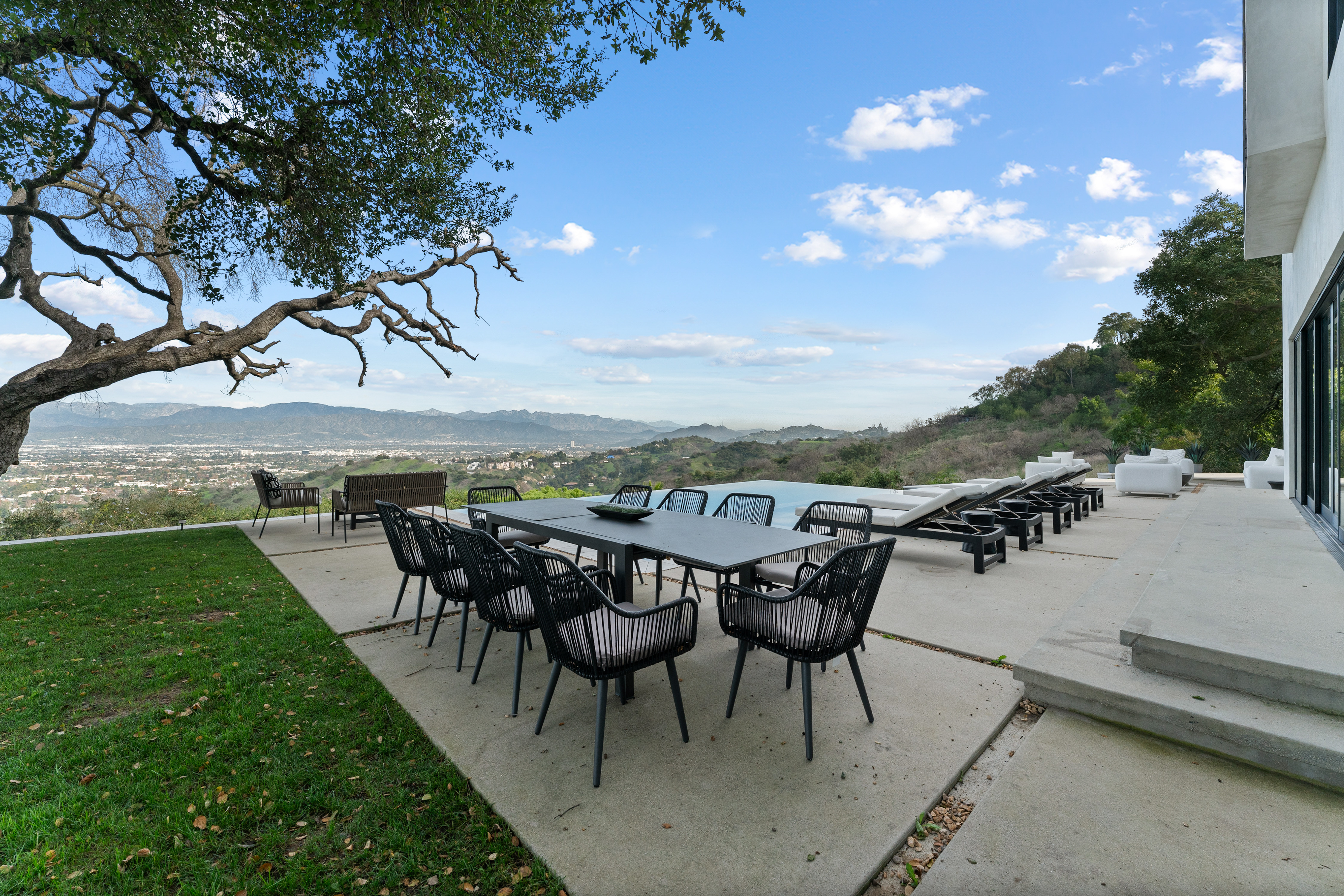 Mulholland Summit | Photo 4