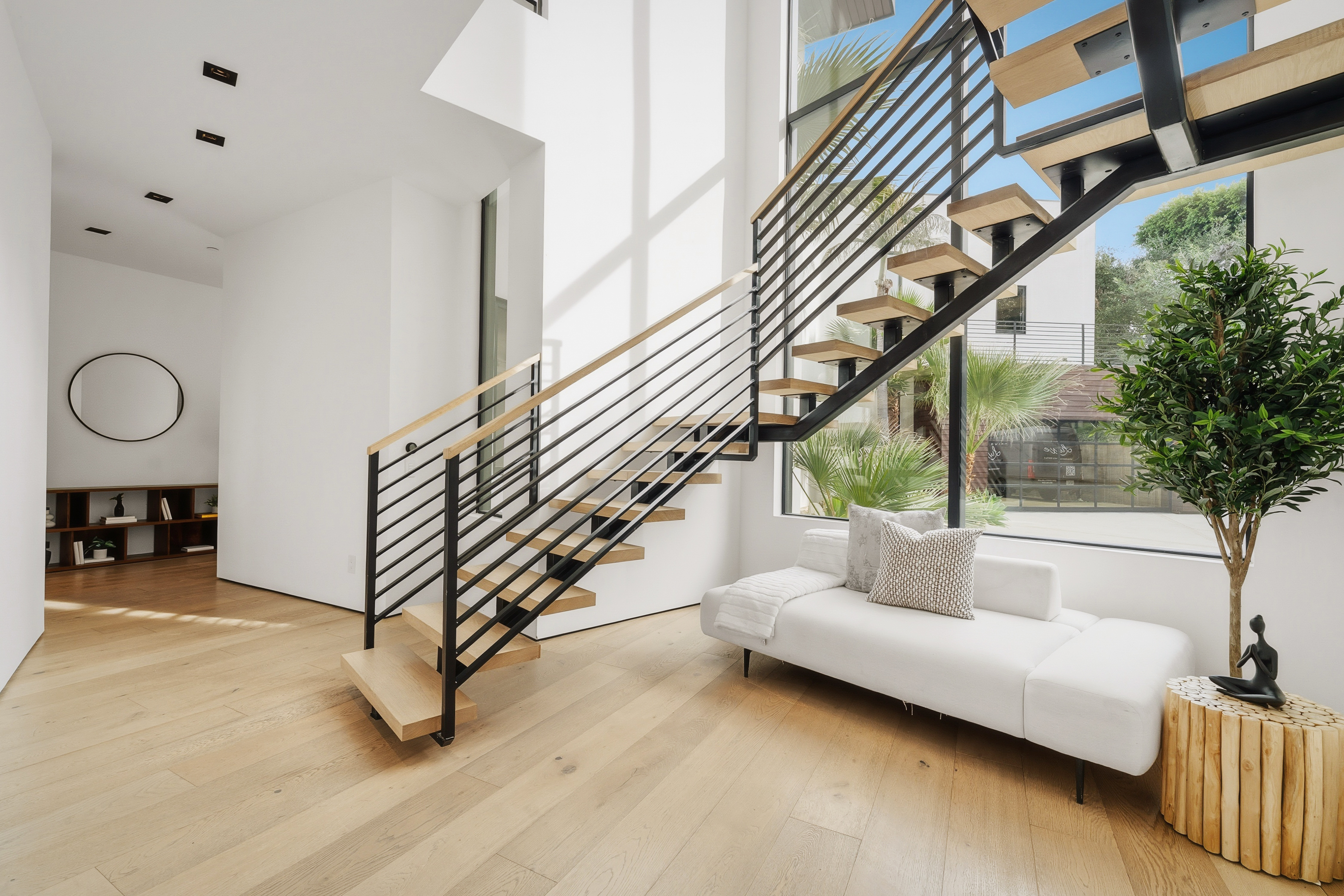 Mulholland Summit | Photo 27