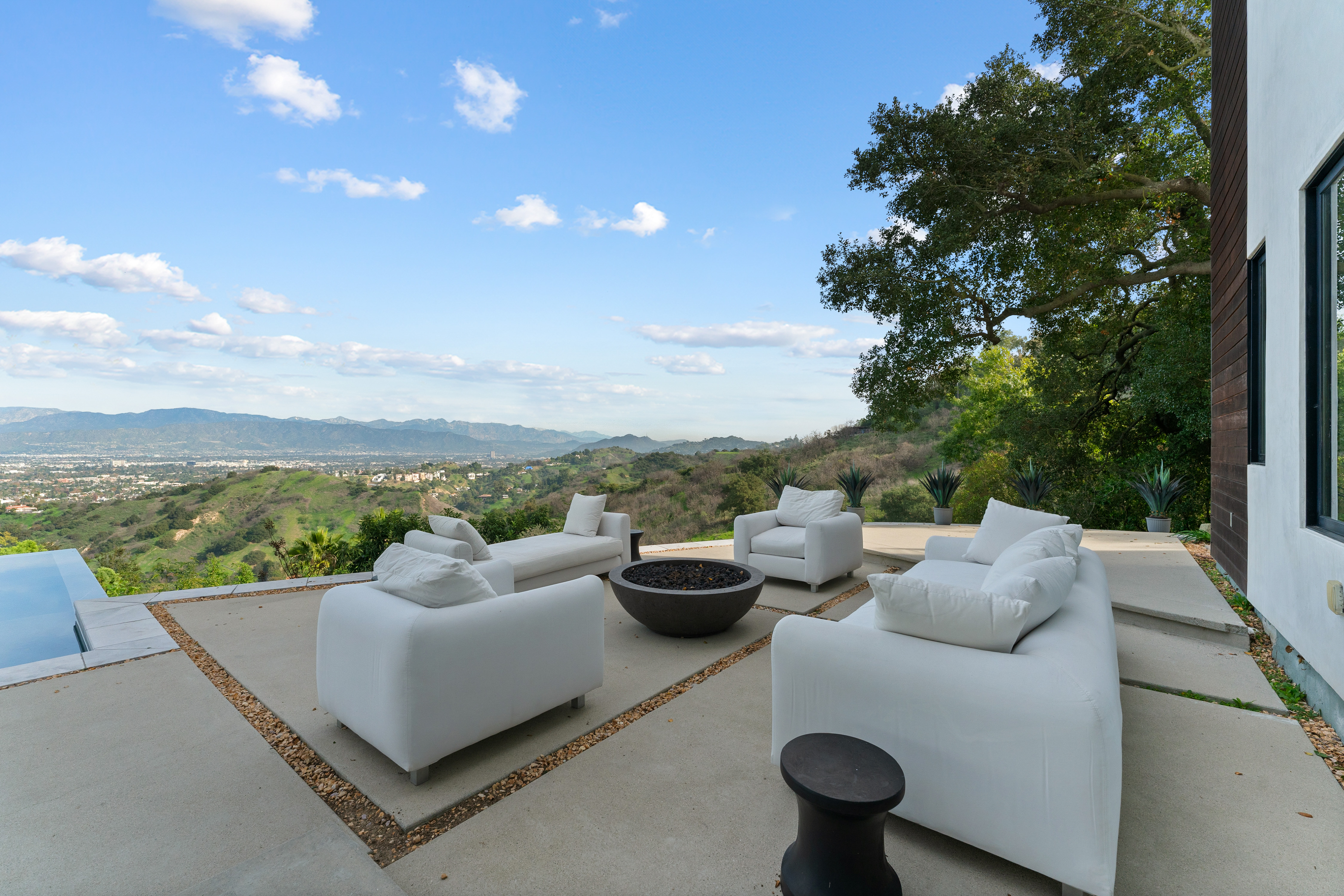 Mulholland Summit | Photo 68