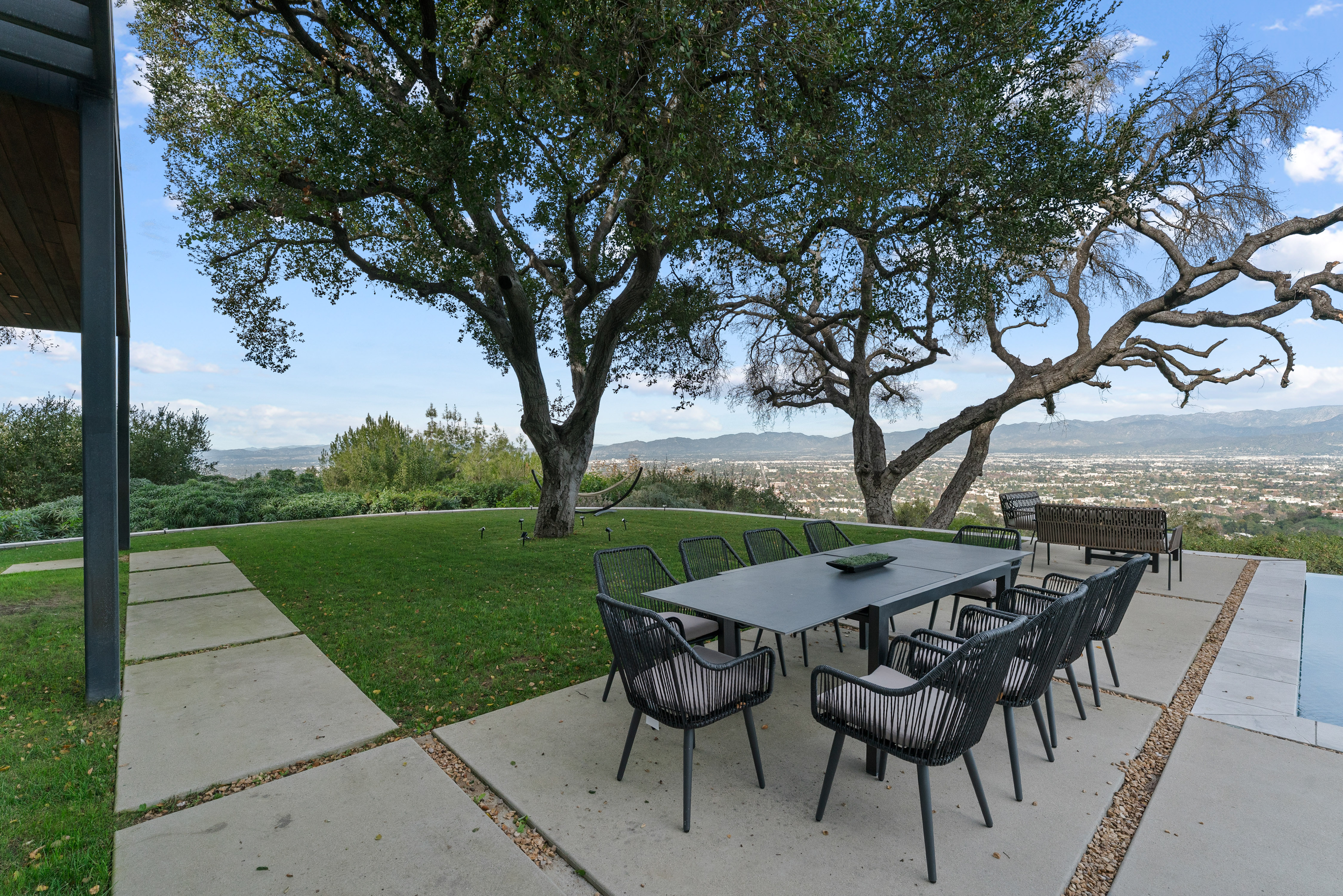 Mulholland Summit | Photo 58