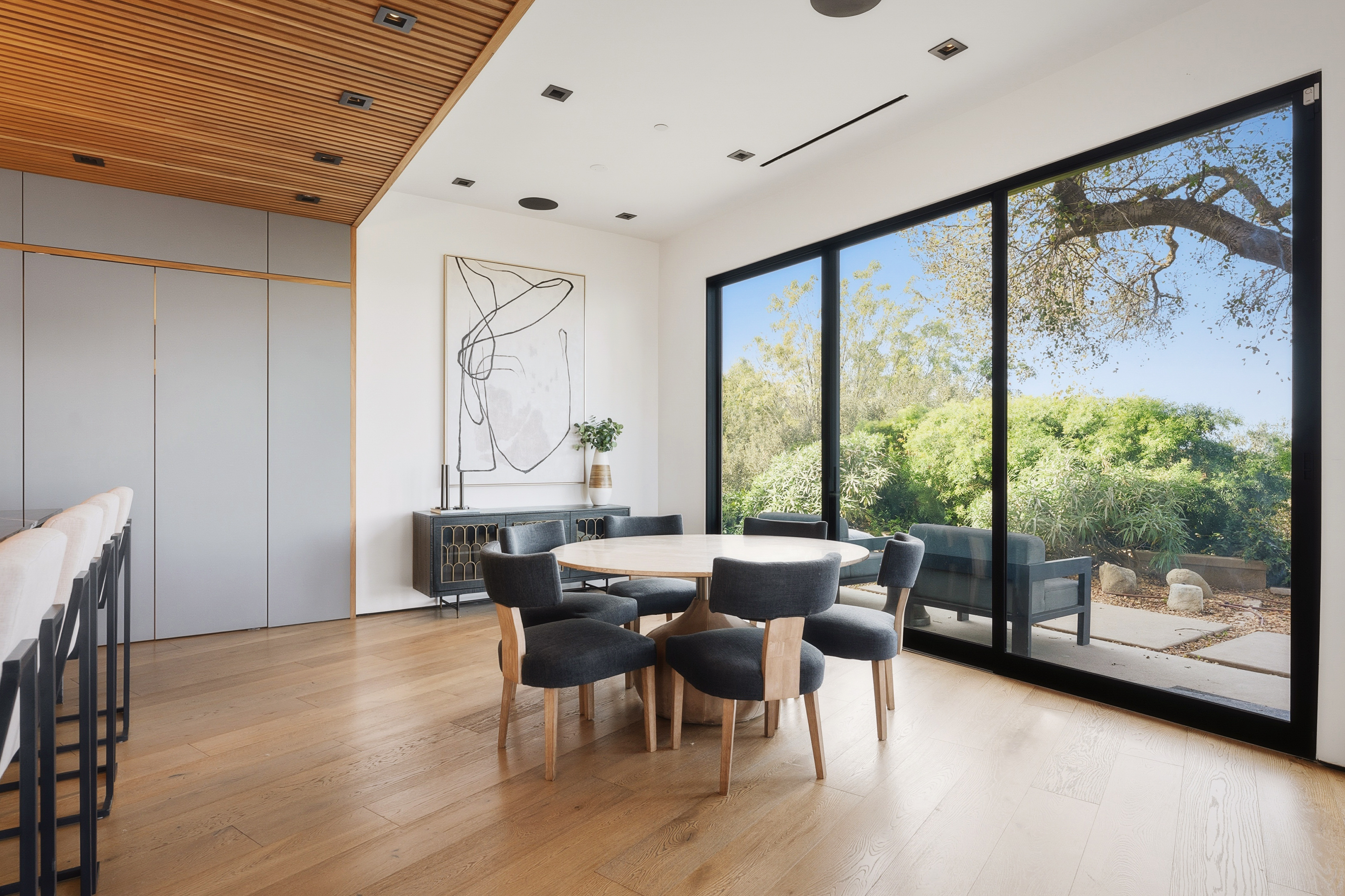 Mulholland Summit | Photo 23