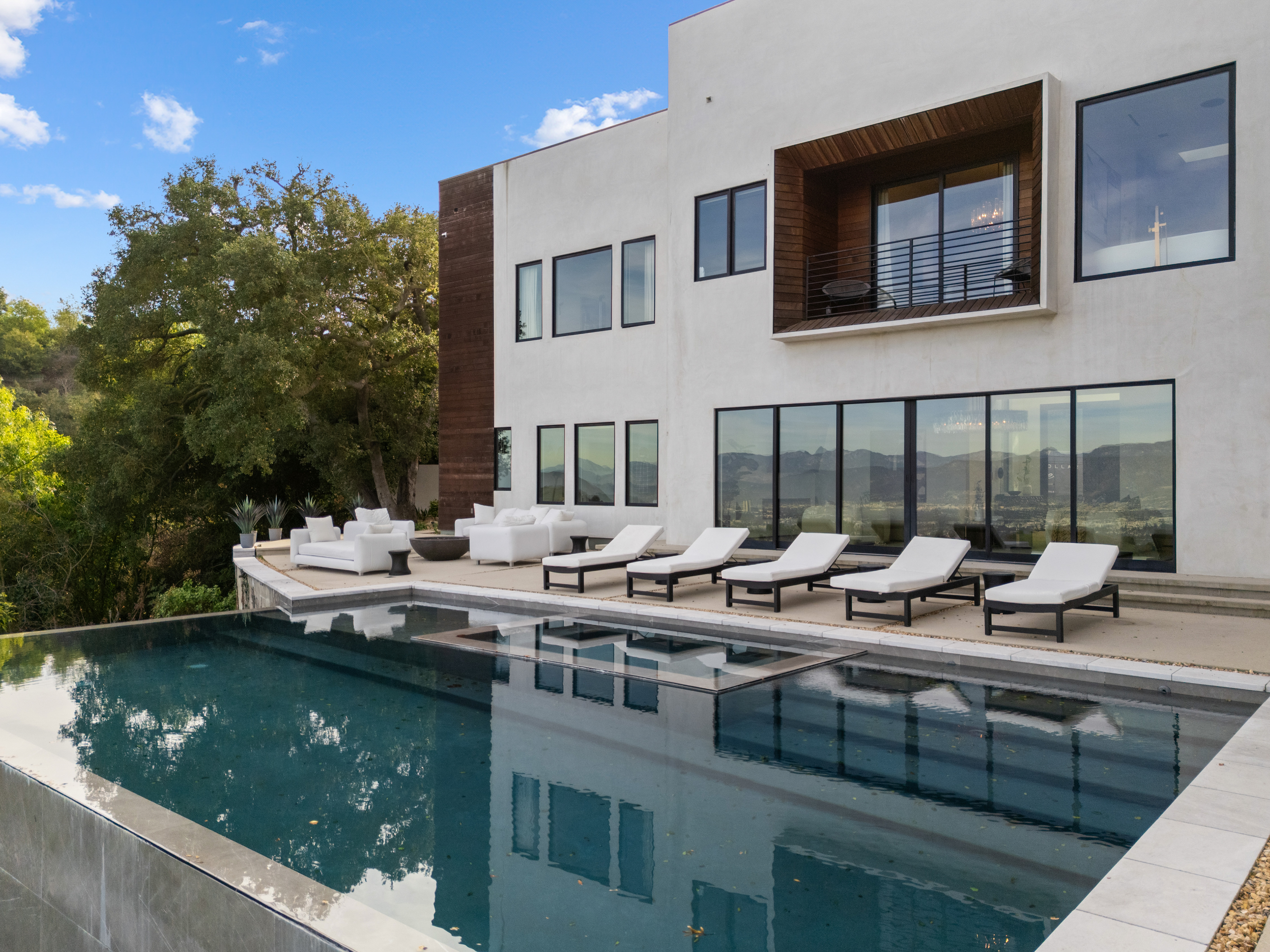 Mulholland Summit | Photo 77