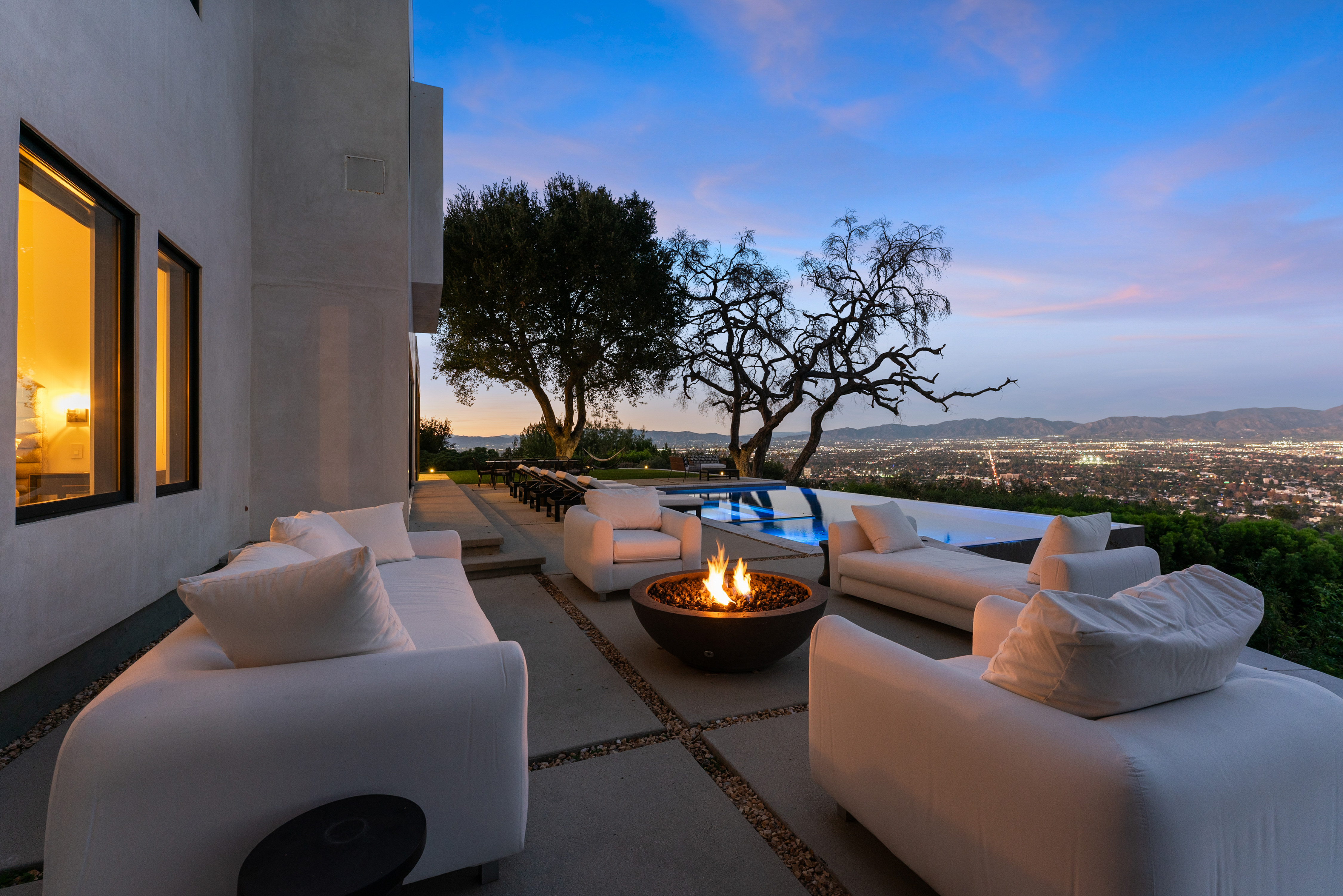 Mulholland Summit | Photo 53