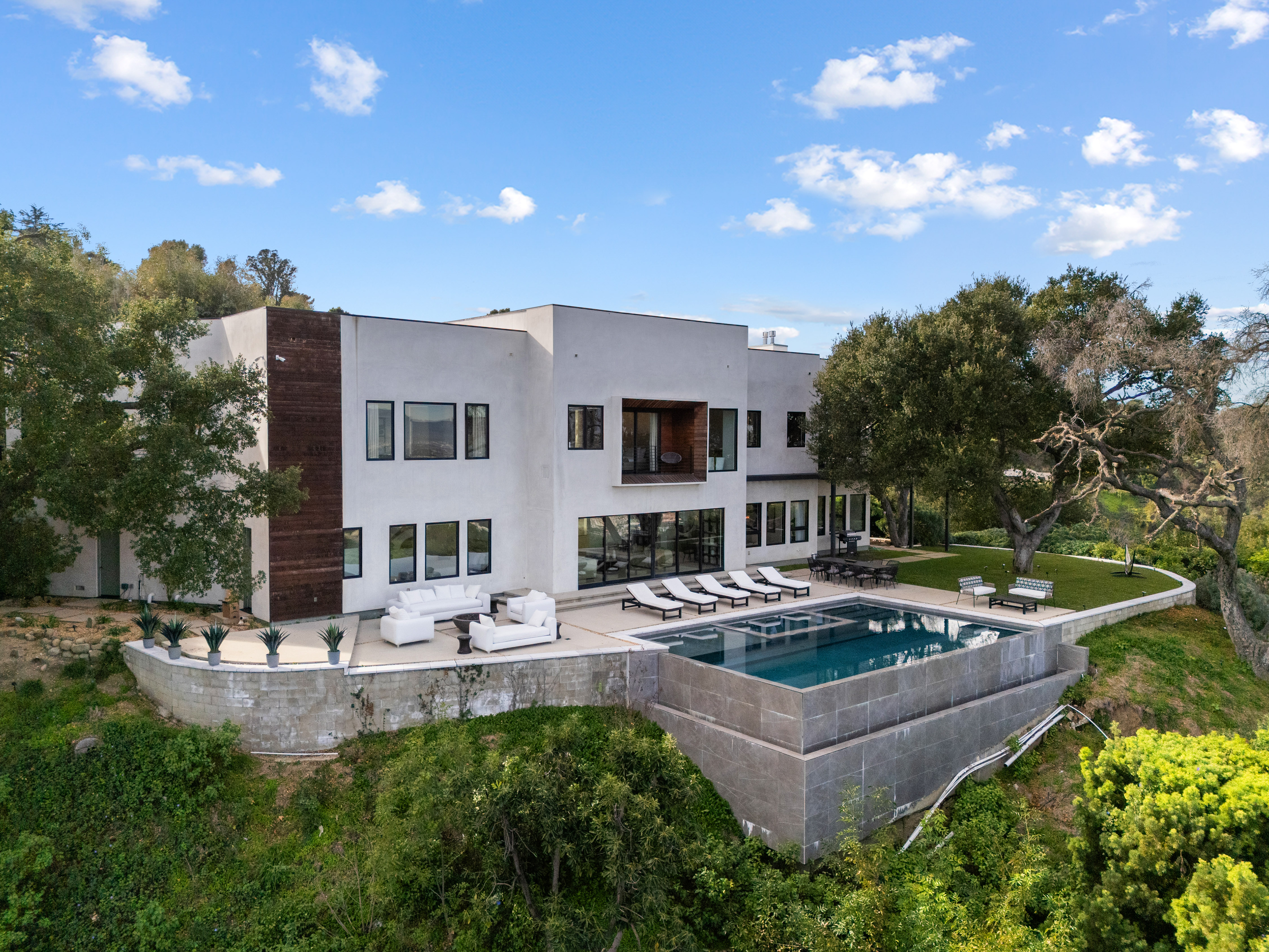 Mulholland Summit | Photo 8