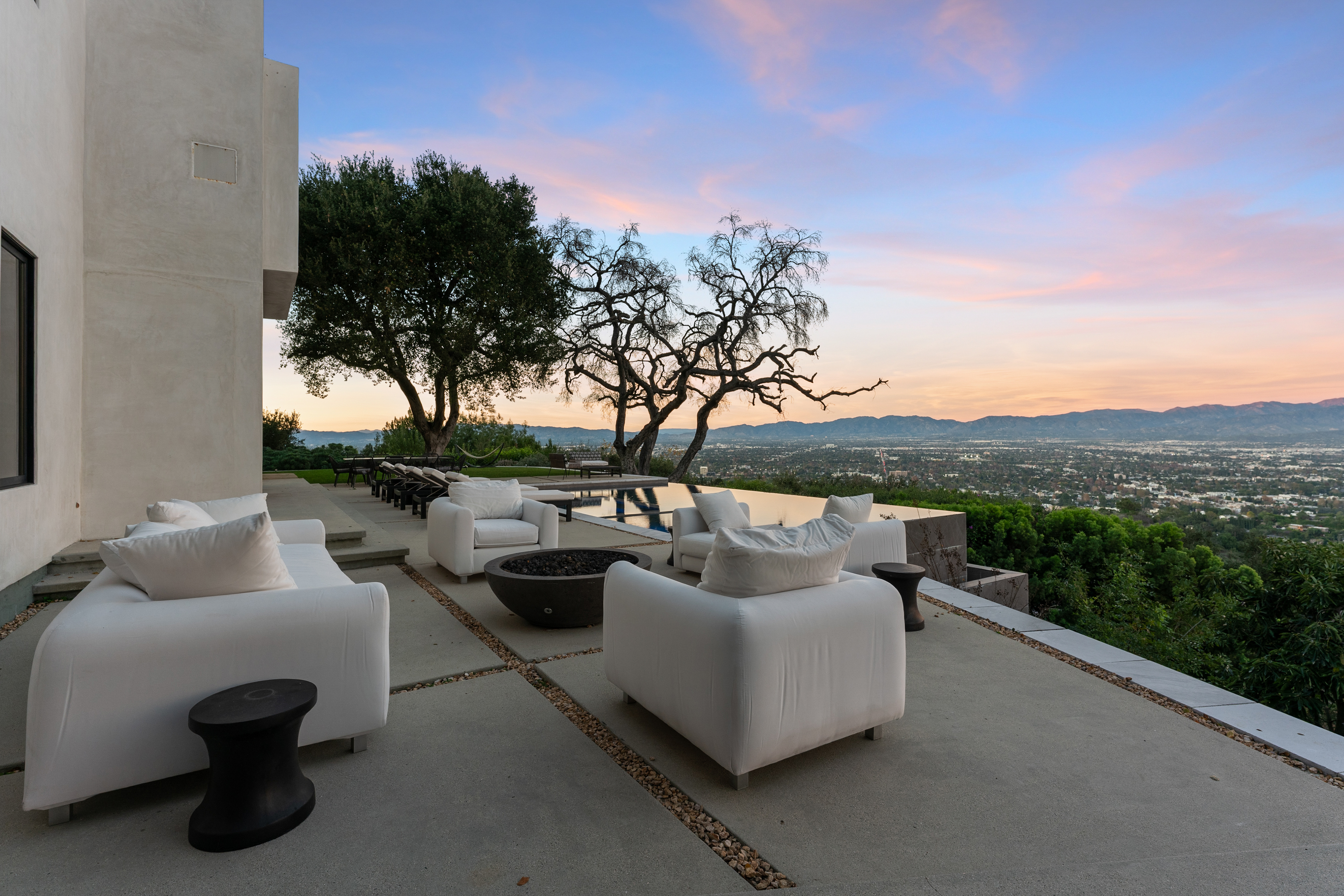 Mulholland Summit | Photo 52