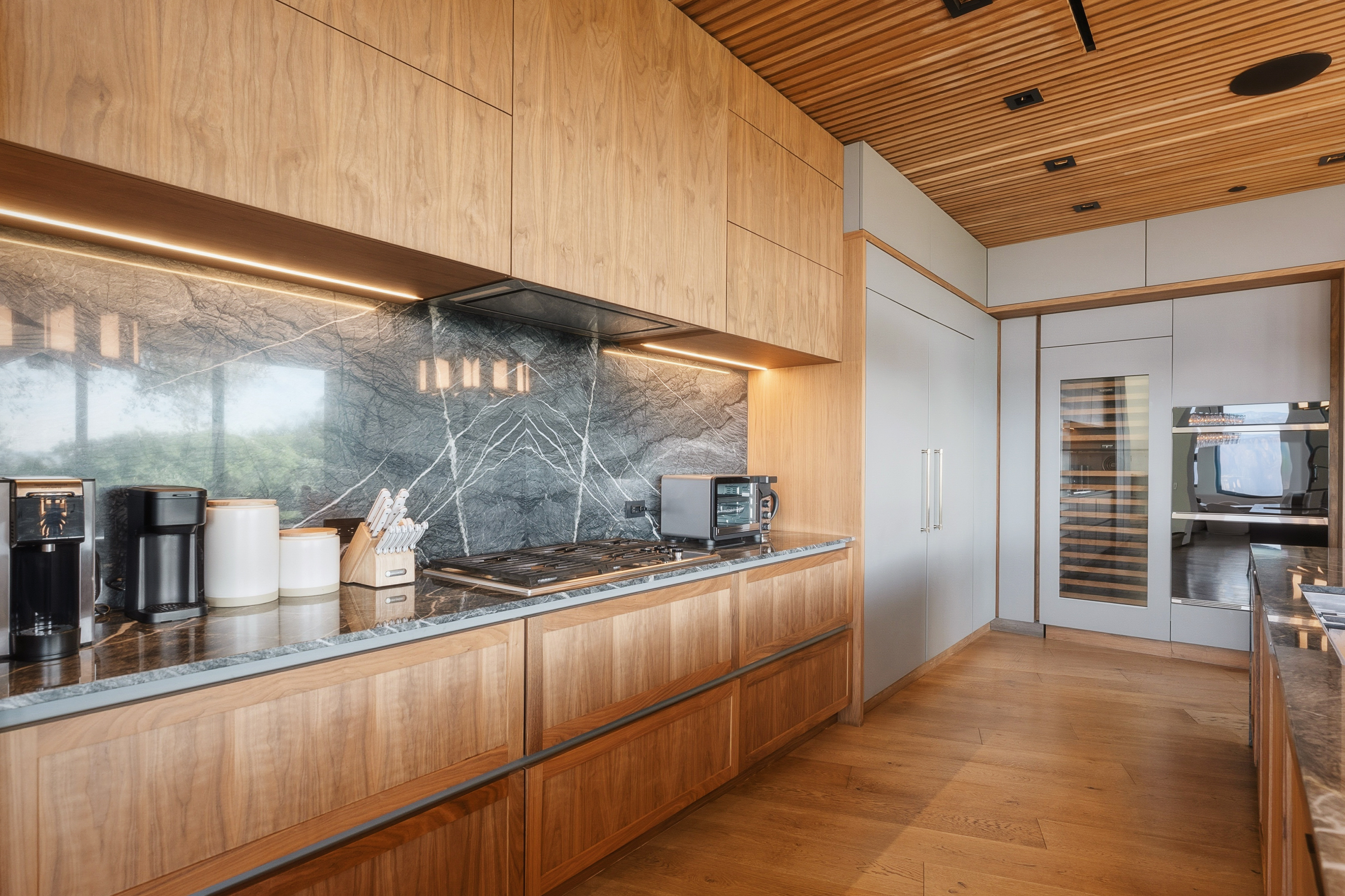 Mulholland Summit | Photo 24