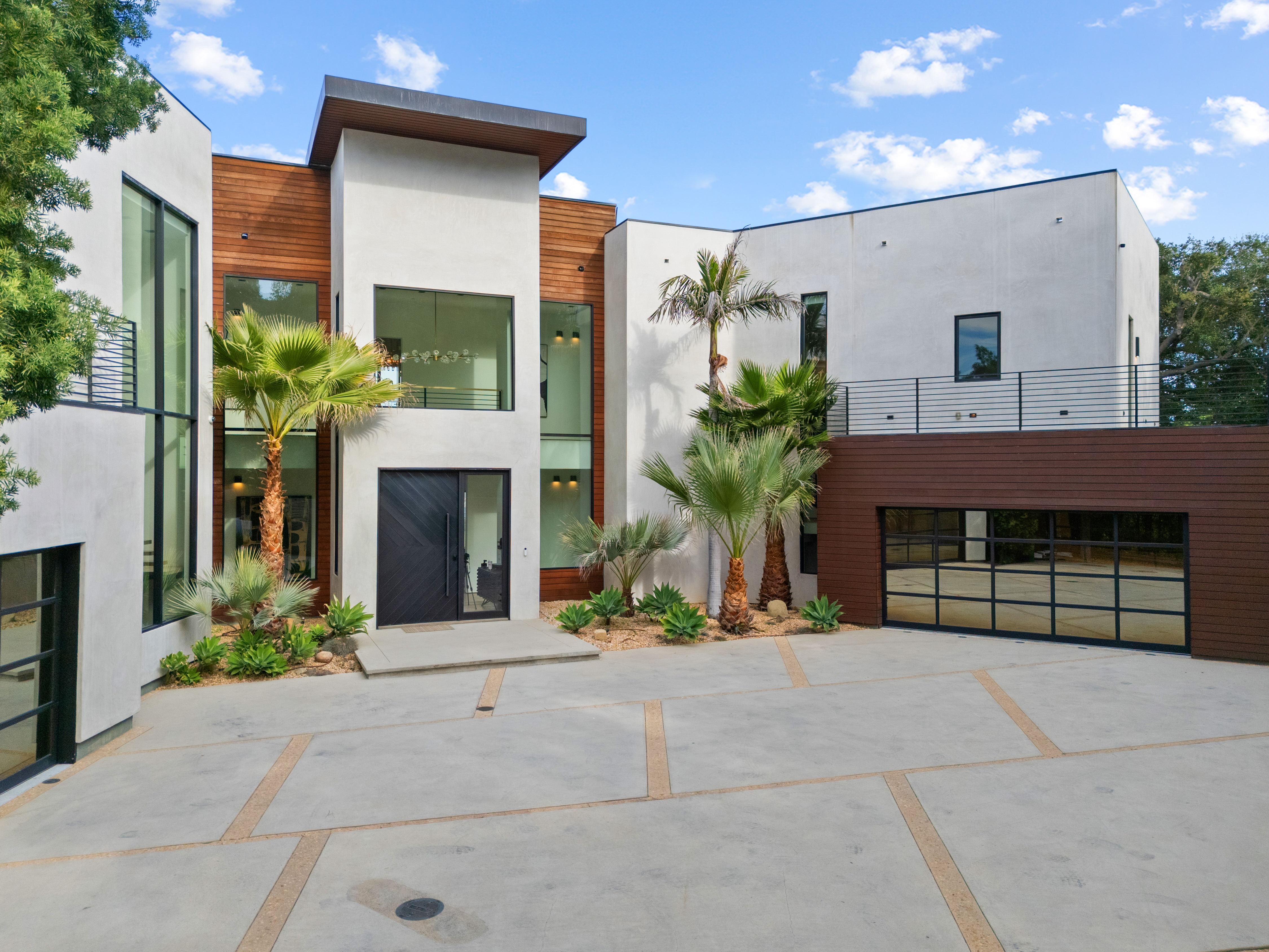 Mulholland Summit | Photo 9