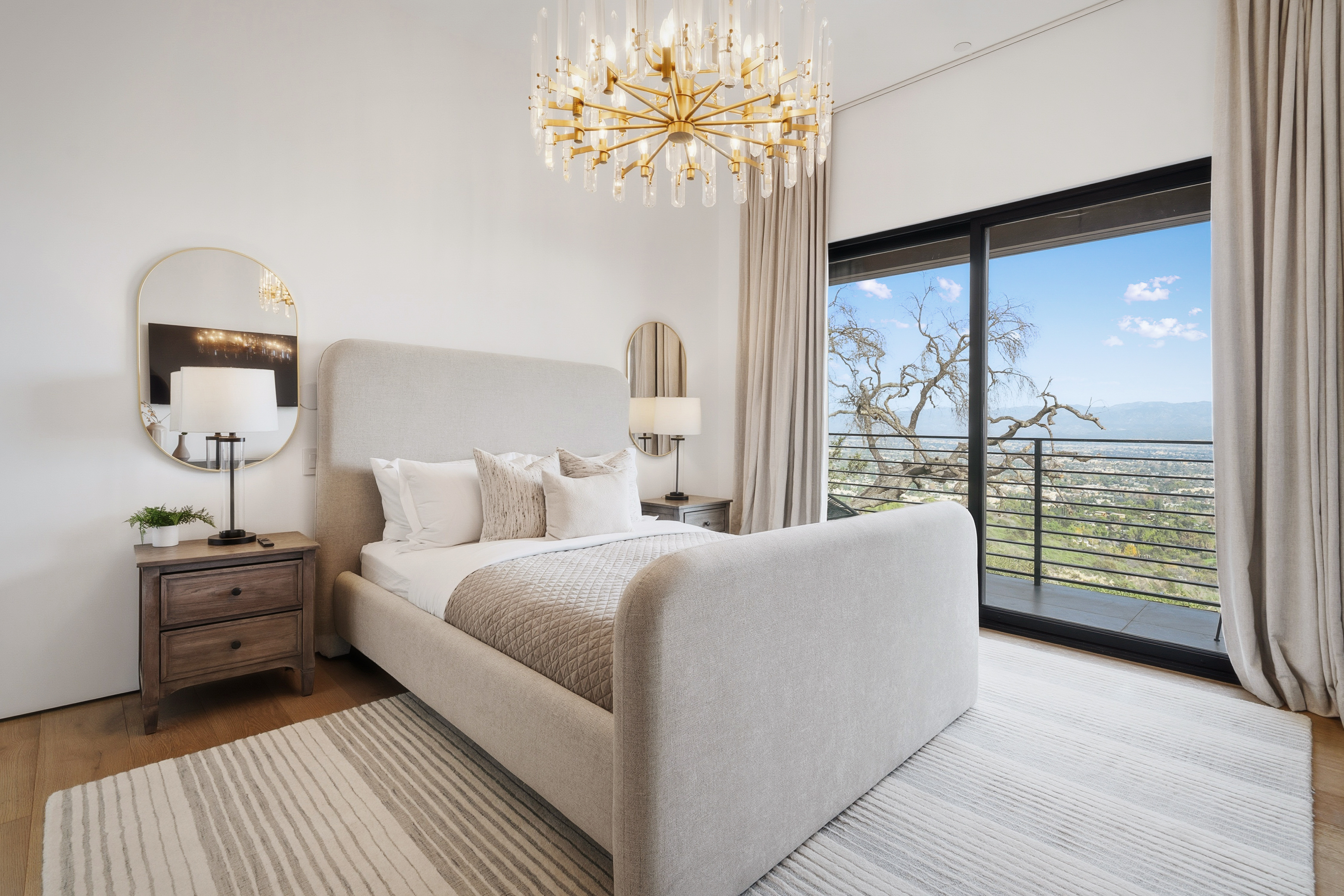 Mulholland Summit | Photo 46