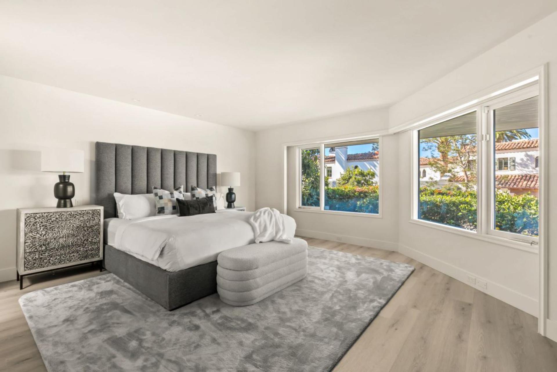 La Jolla Luxe Shores Retreat | Photo 29